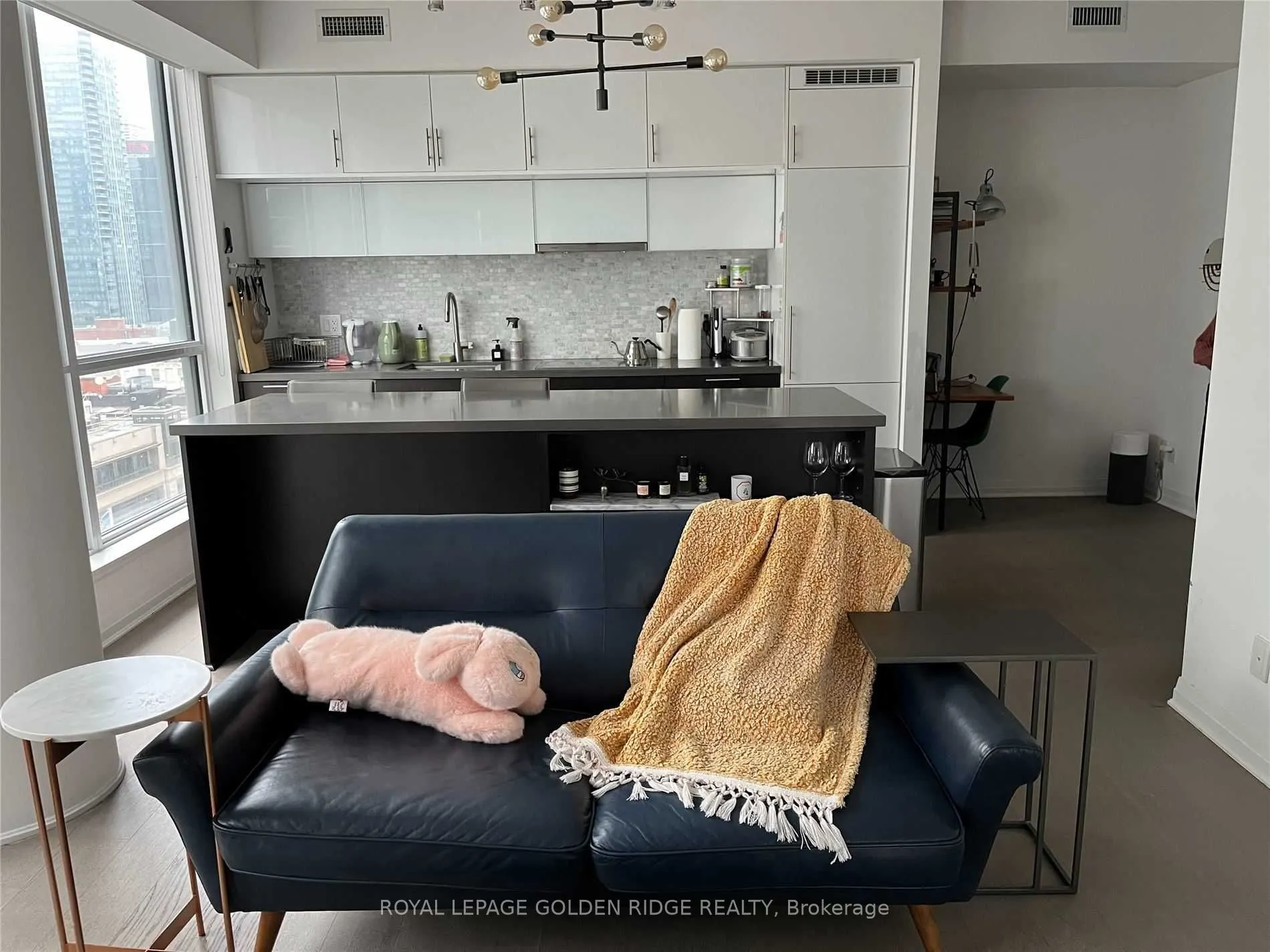 8 Mercer Street, #1211