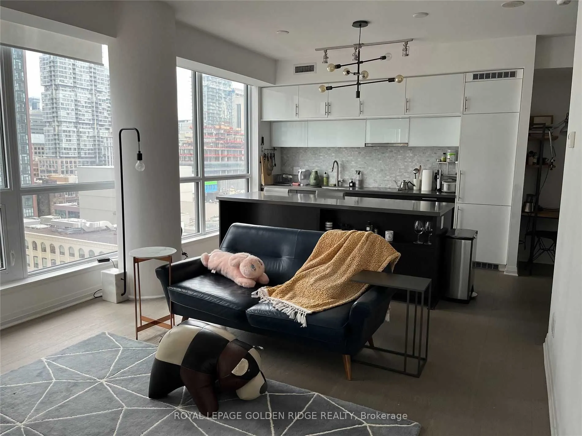 8 Mercer Street, #1211
