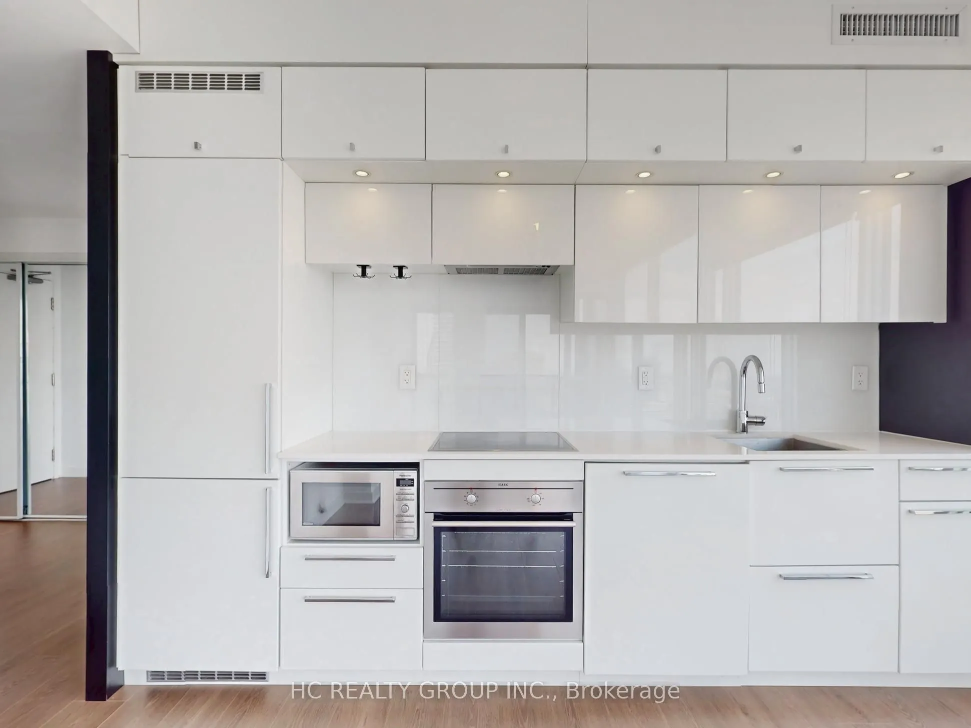 15 Grenville Street, #4804