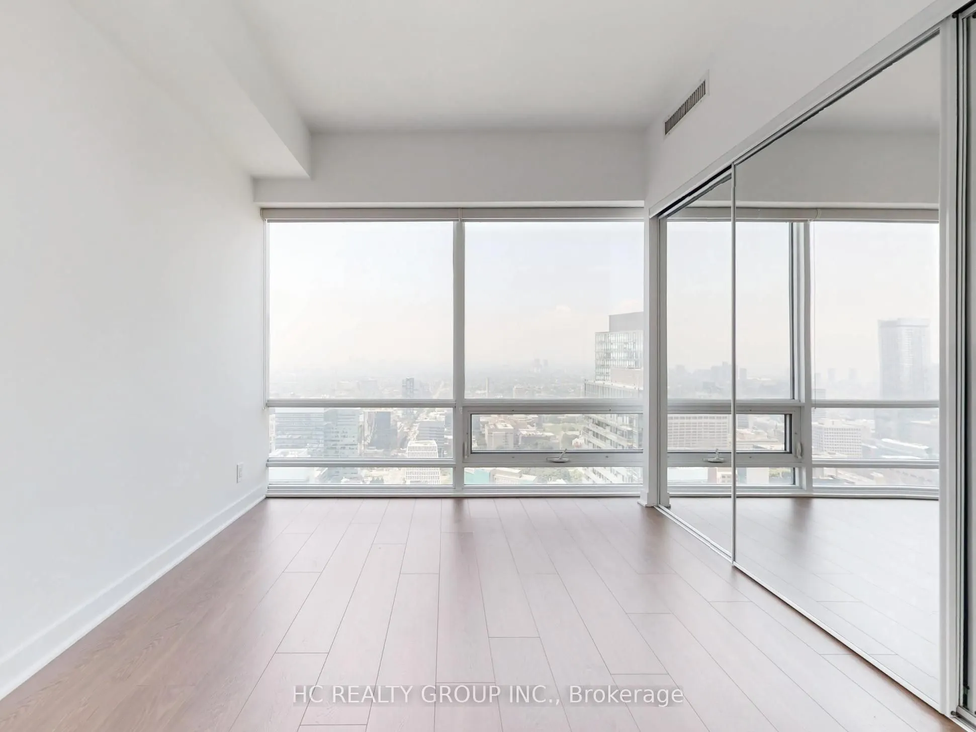 15 Grenville Street, #4804