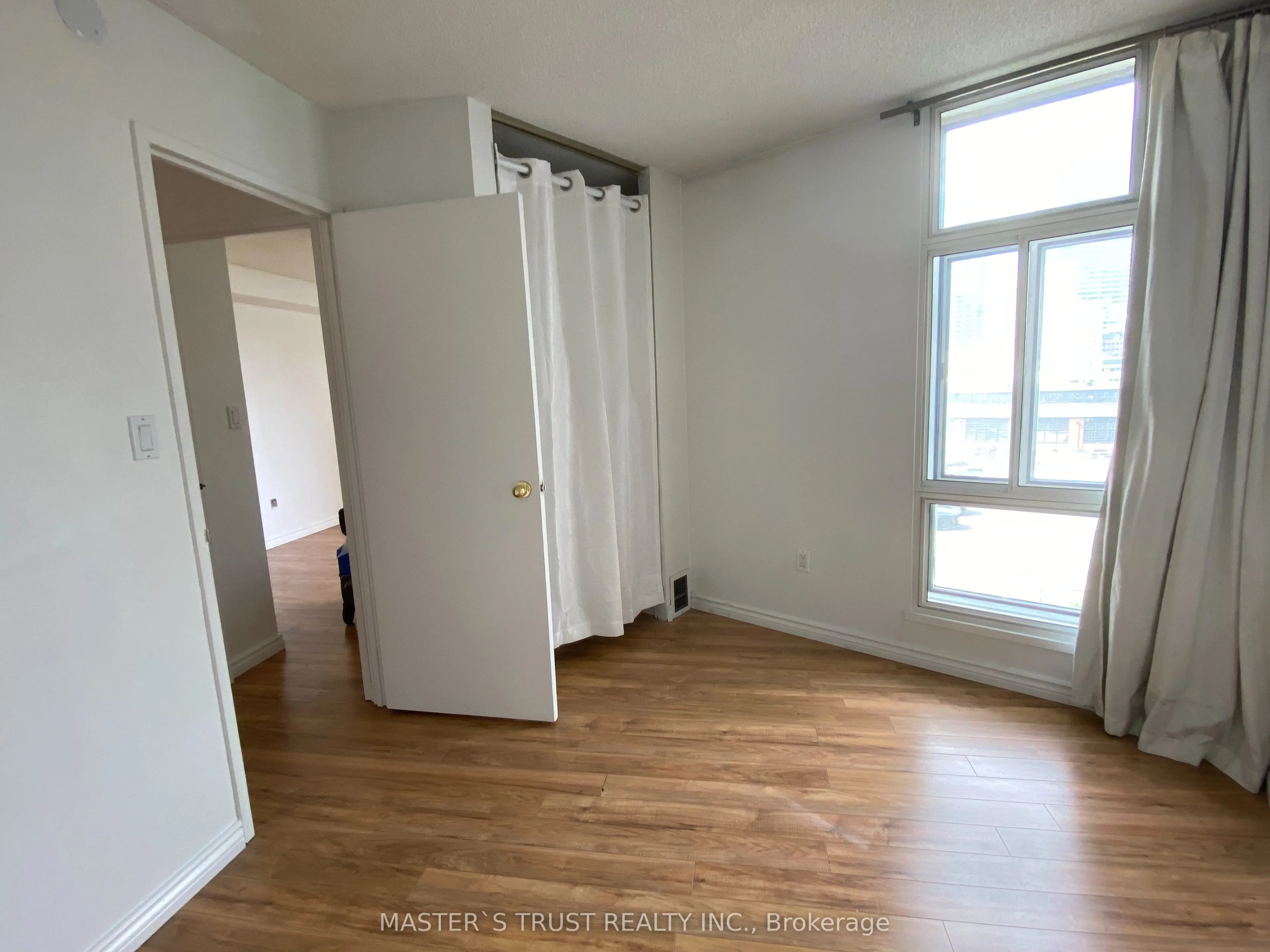 270 Queens Quay W, #706