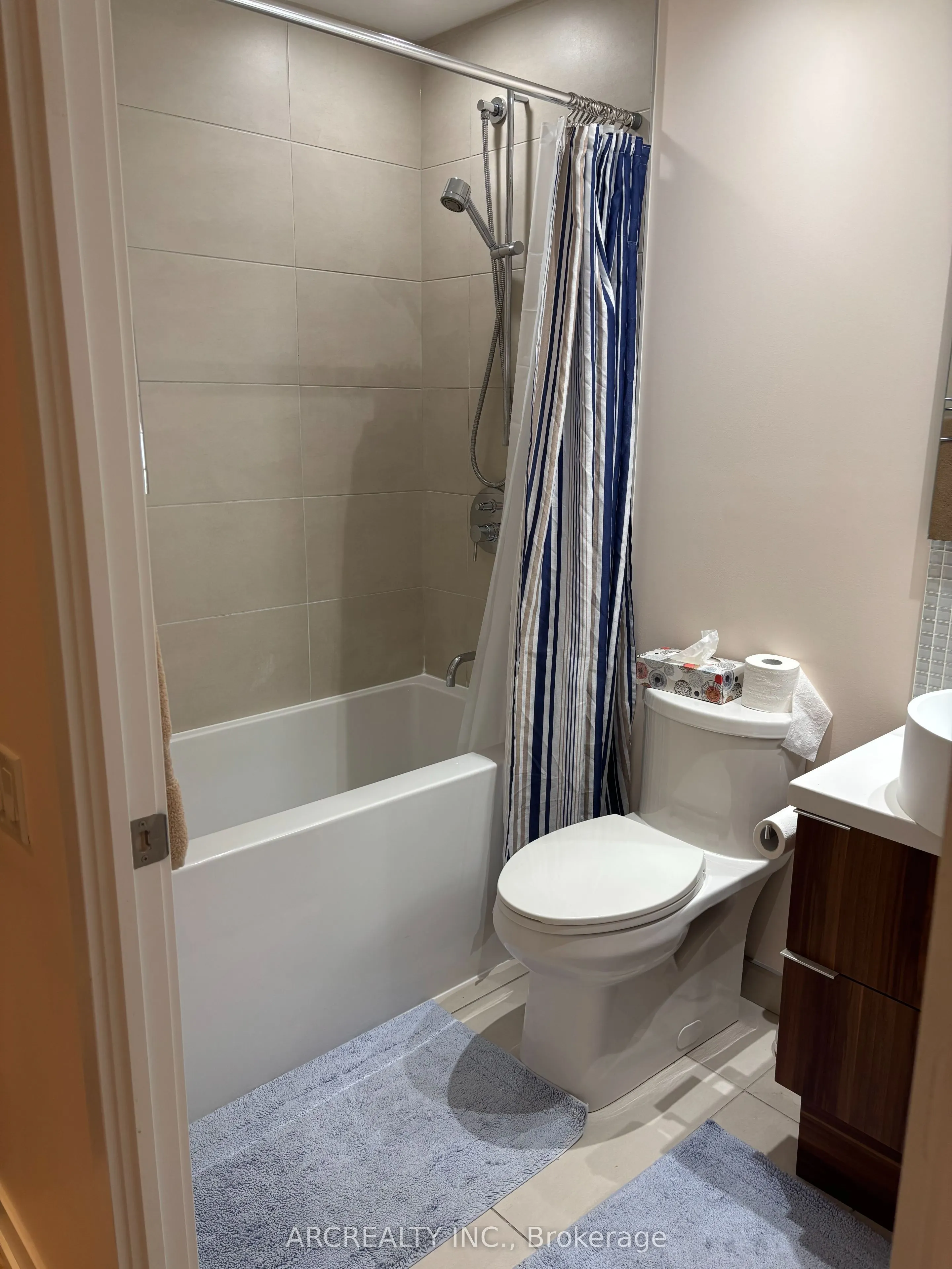 185 Roehampton Avenue, #1205
