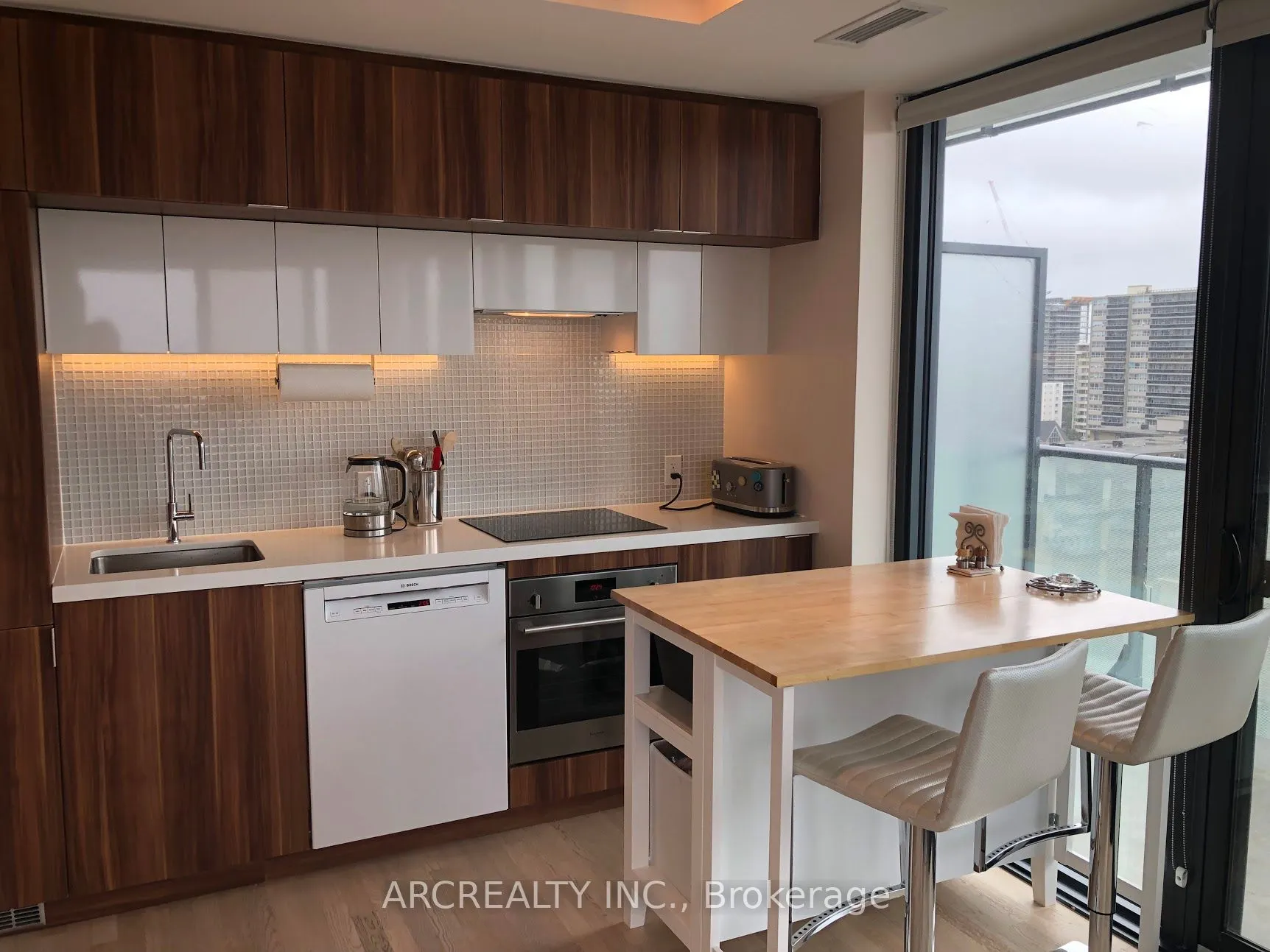 185 Roehampton Avenue, #1205