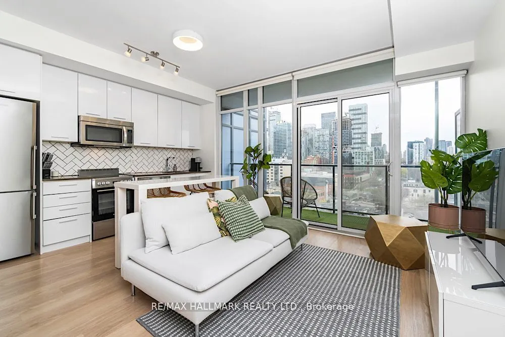105 George Street, #914