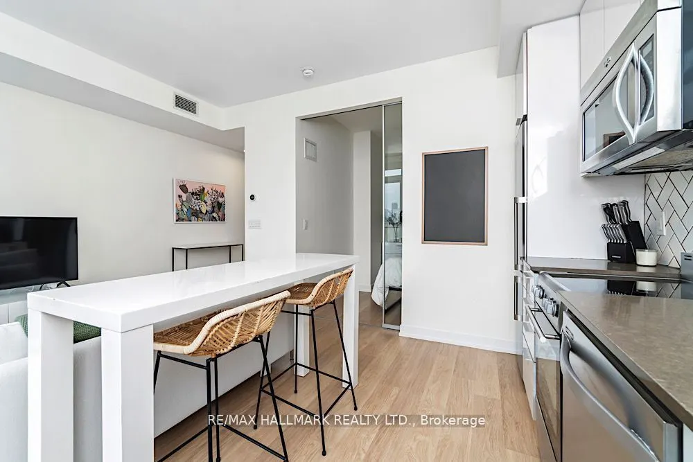 105 George Street, #914