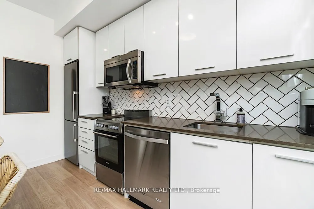 105 George Street, #914