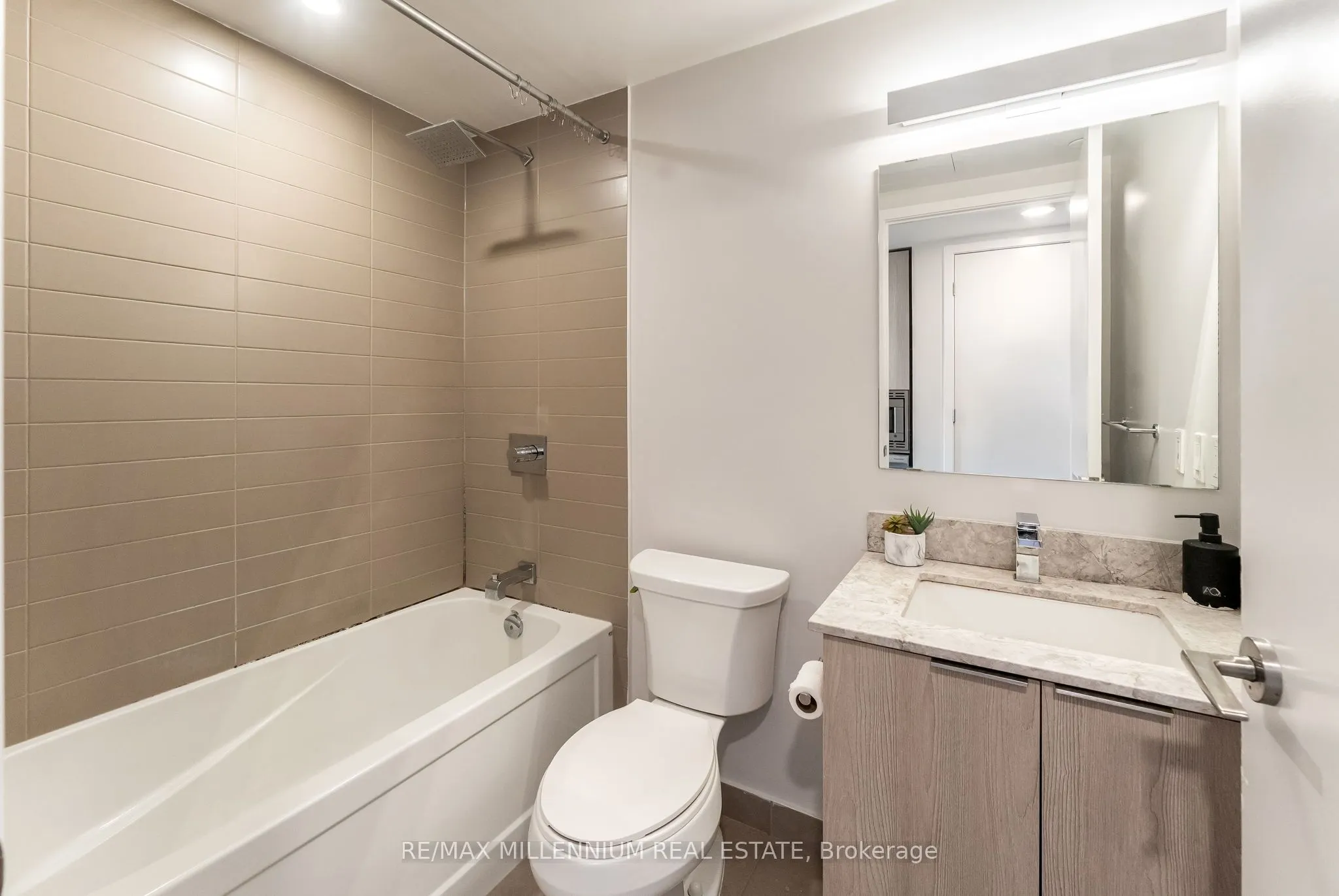 18 Maitland Terrace, #1308