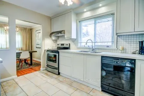 10 Tinder Crescent, #Main floor