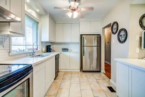 10 Tinder Crescent, #Main floor