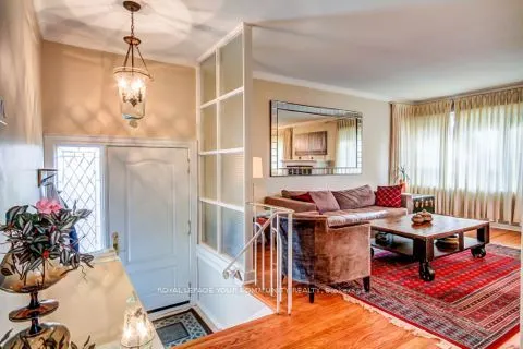 10 Tinder Crescent, #Main floor
