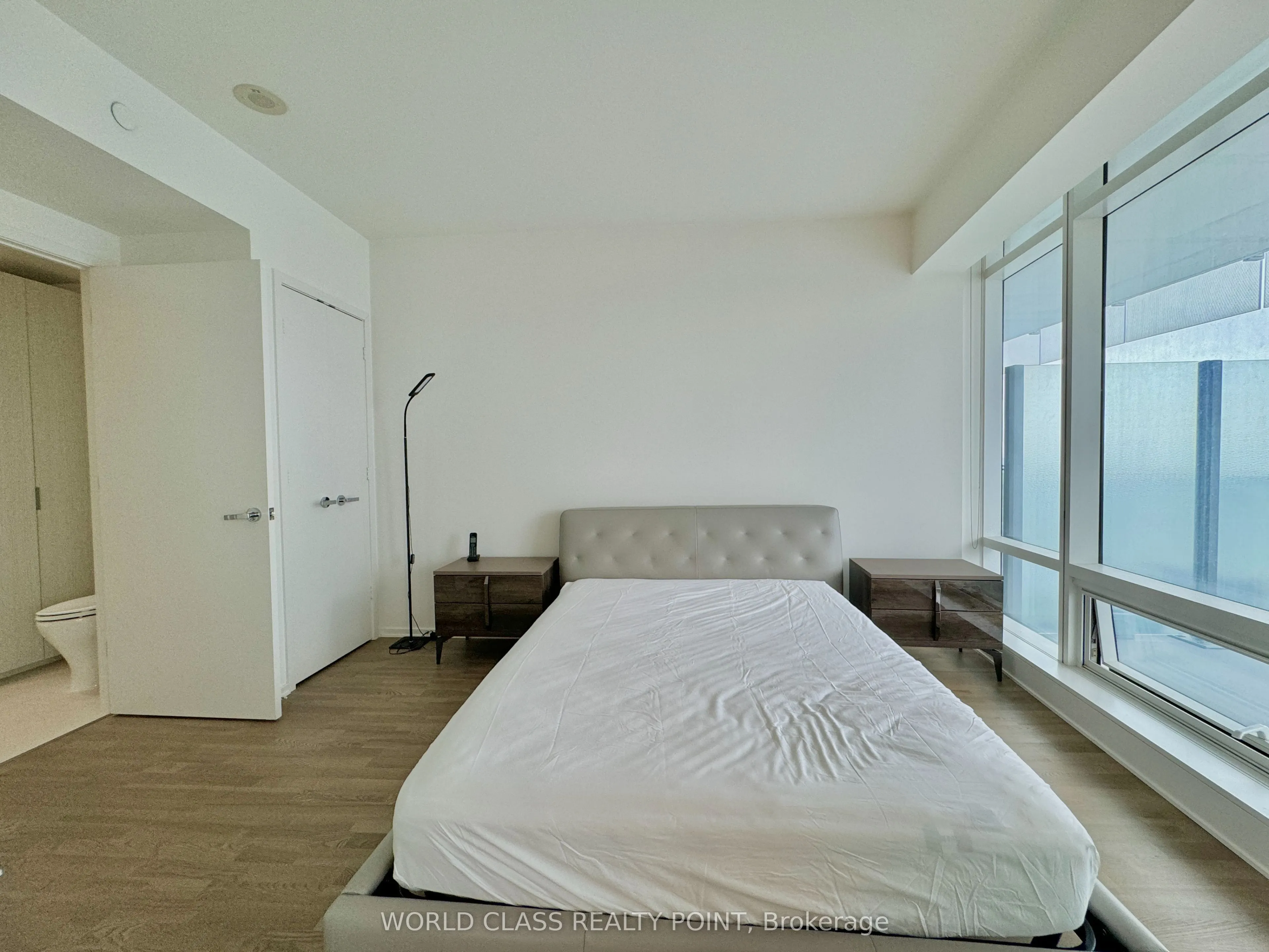 1 Bloor Street E, #6307