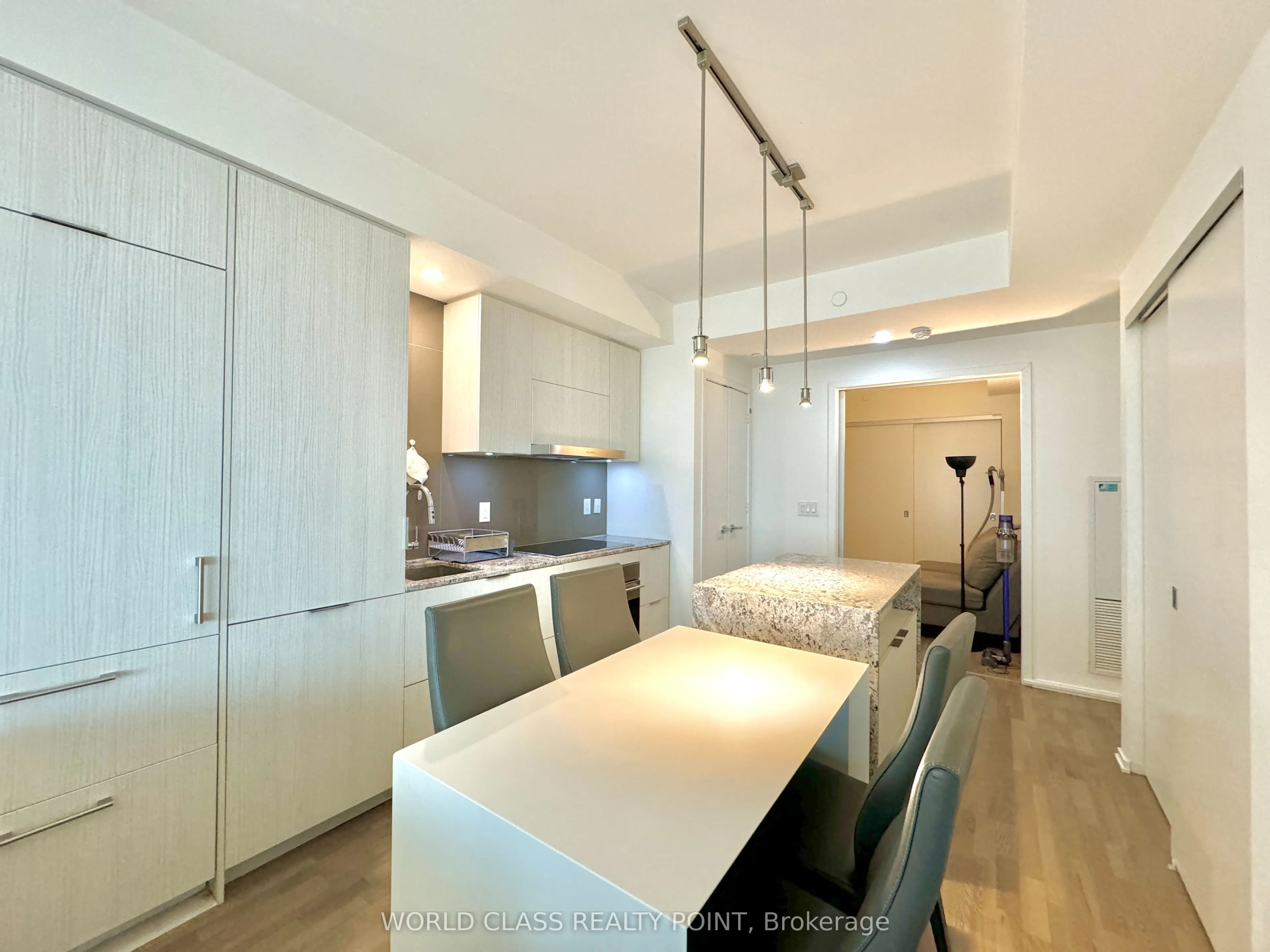 1 Bloor Street E, #6307