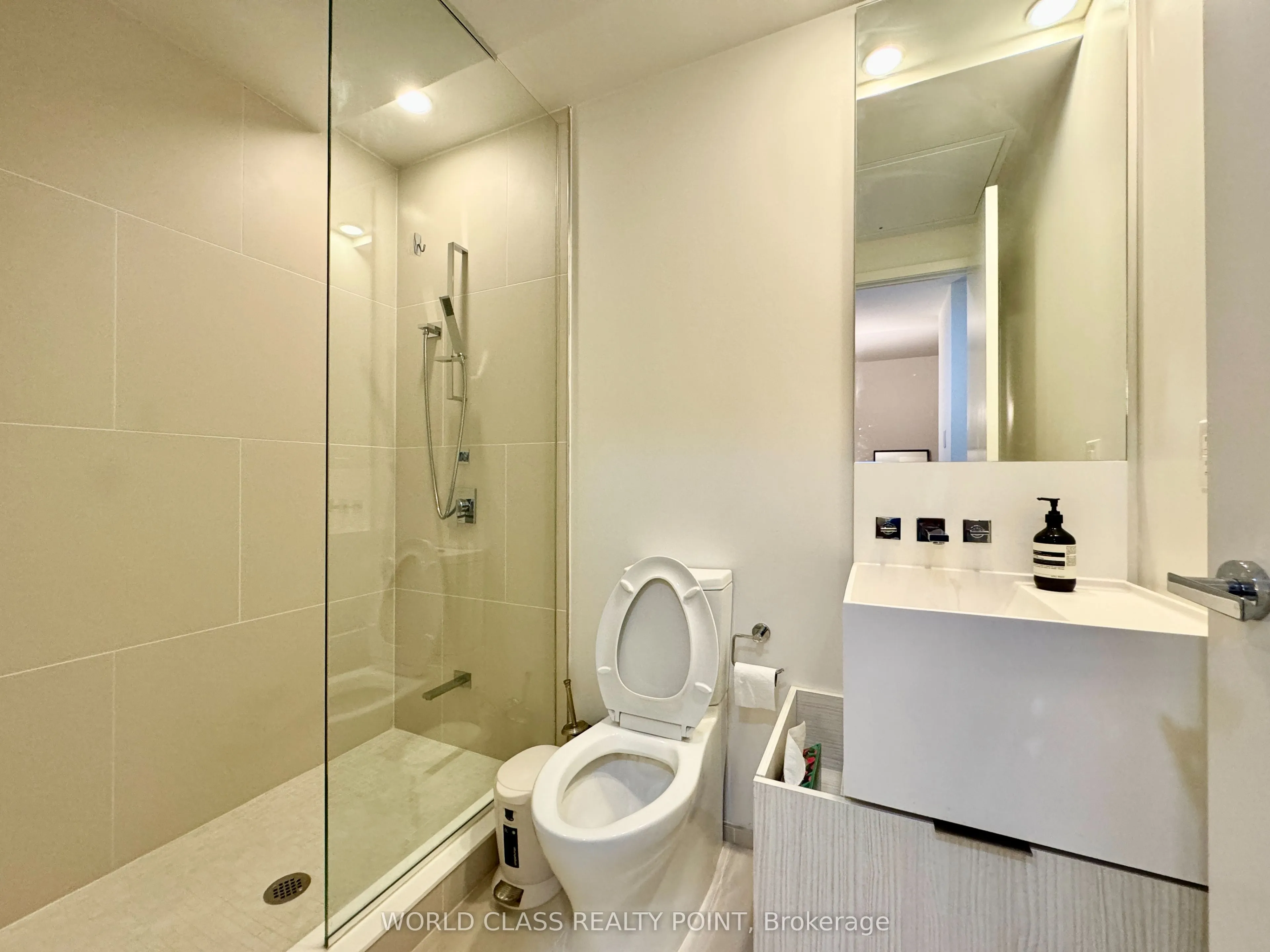 1 Bloor Street E, #6307