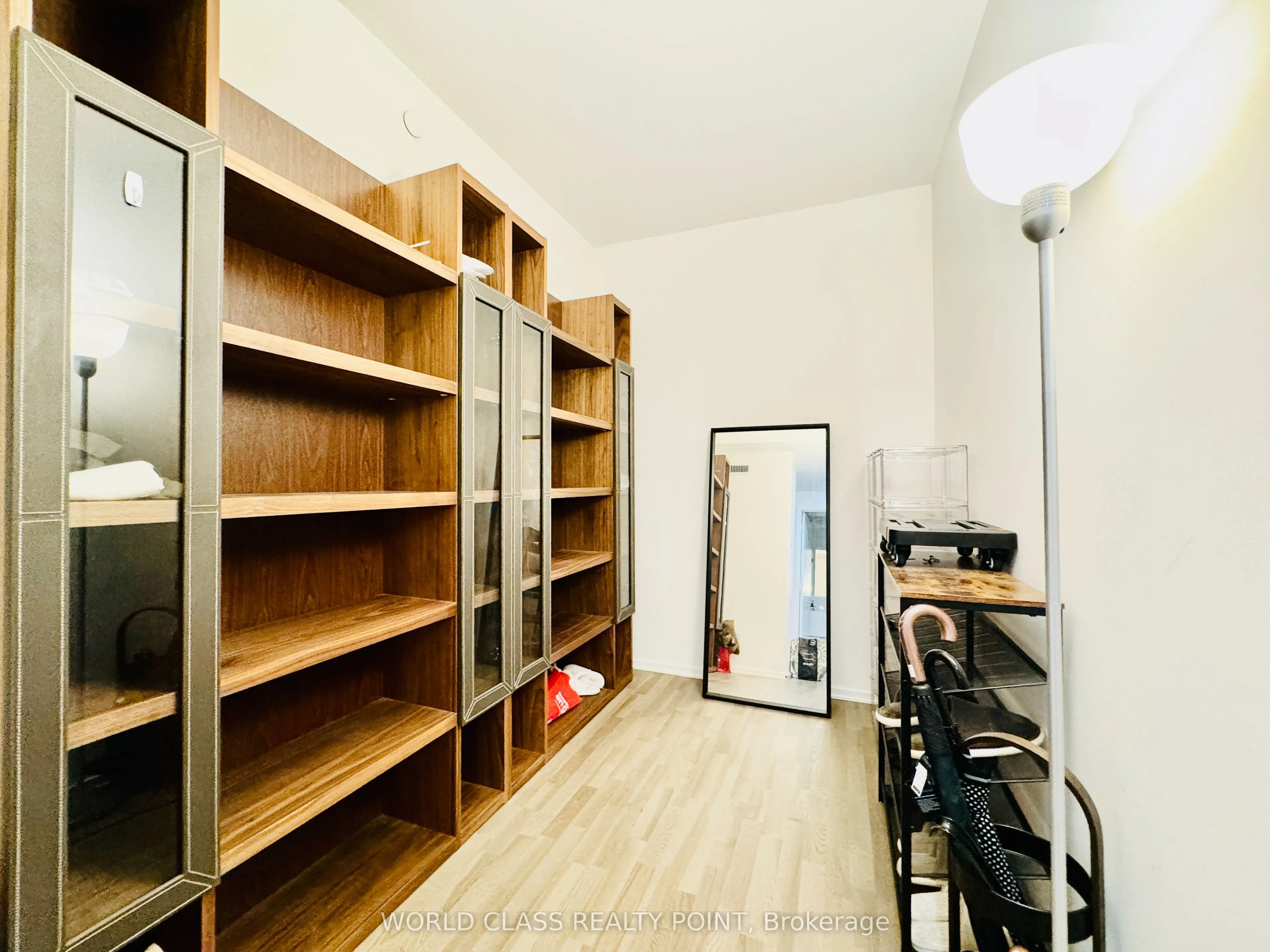 1 Bloor Street E, #6307