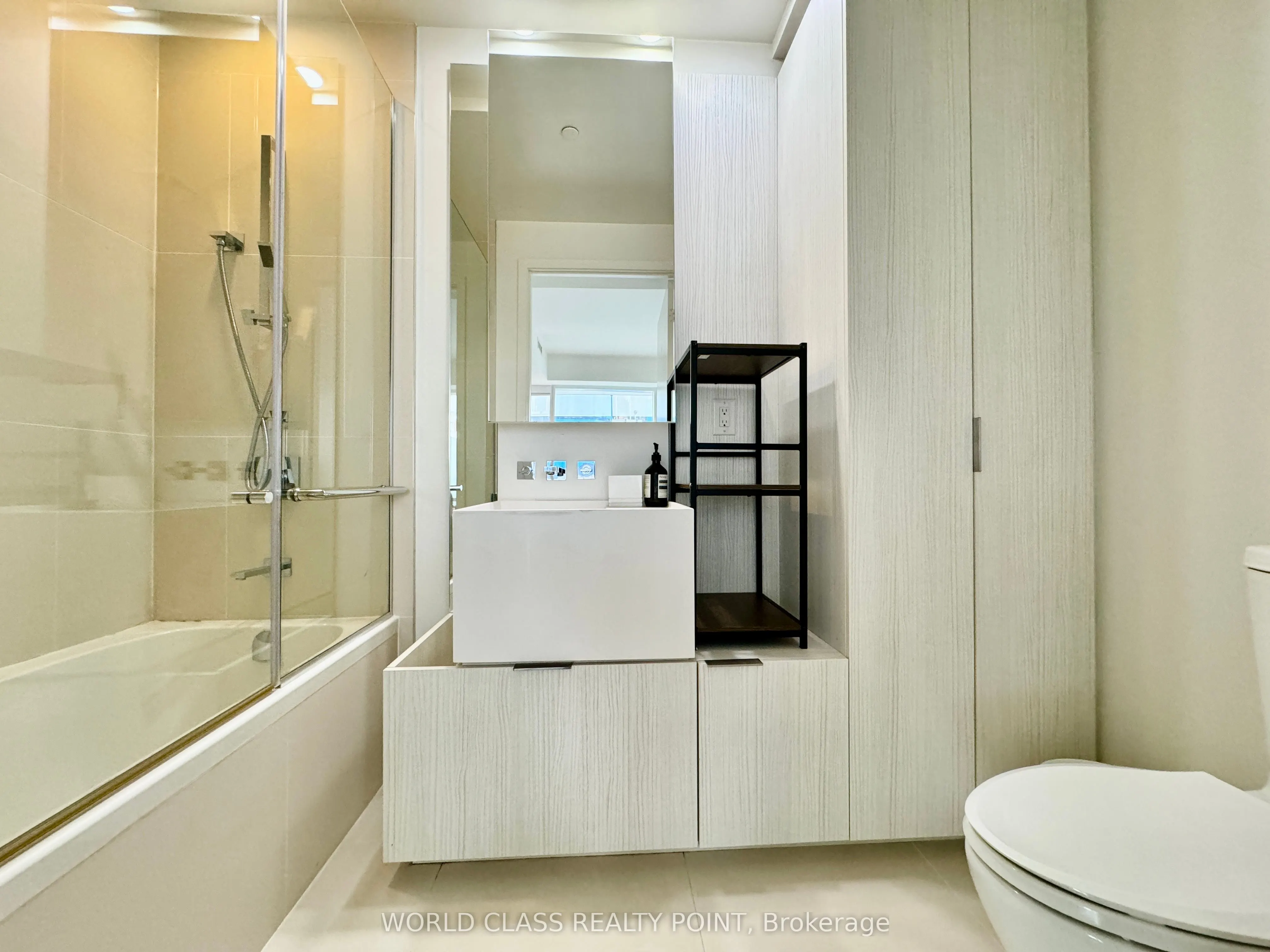 1 Bloor Street E, #6307