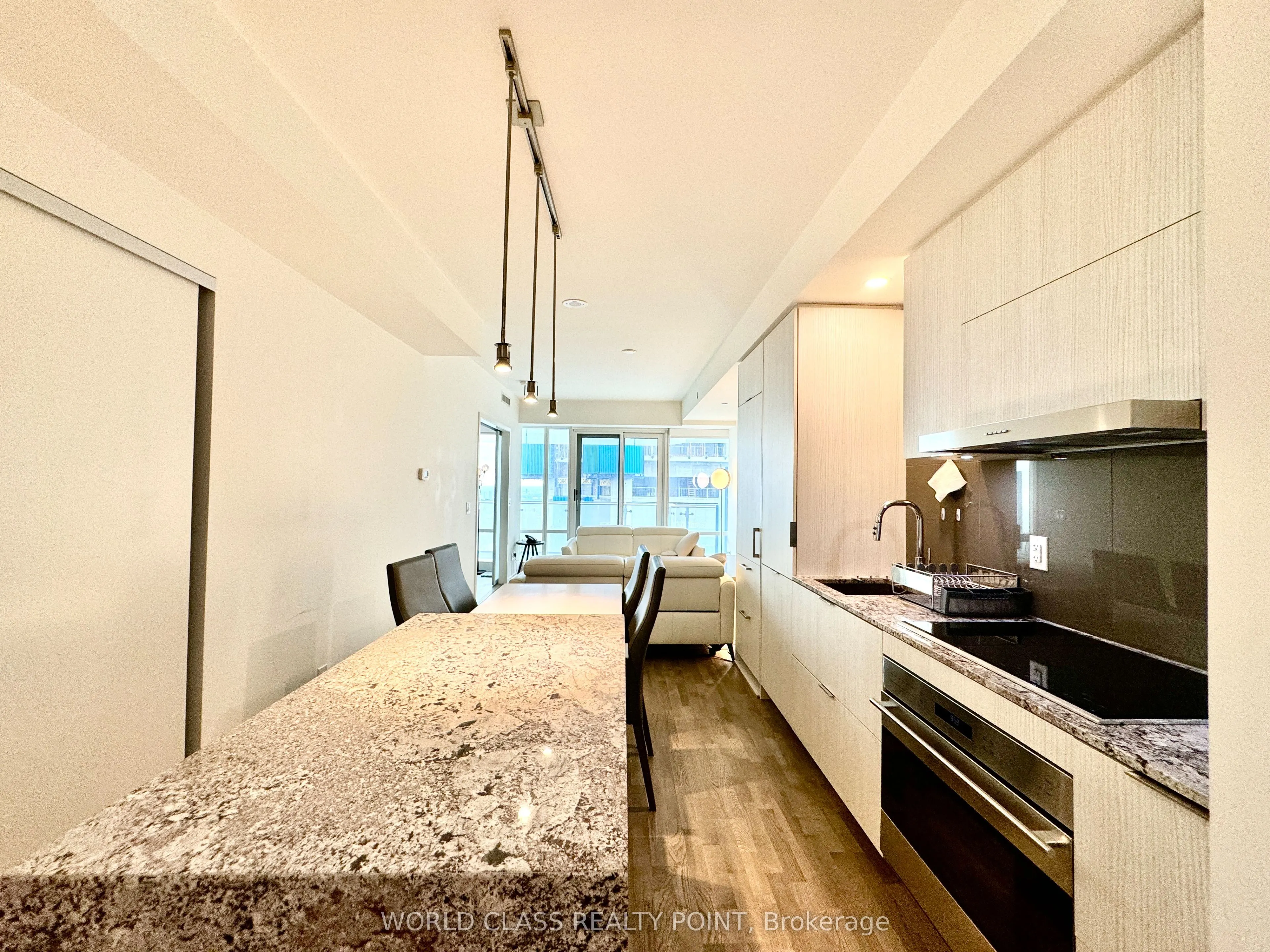 1 Bloor Street E, #6307