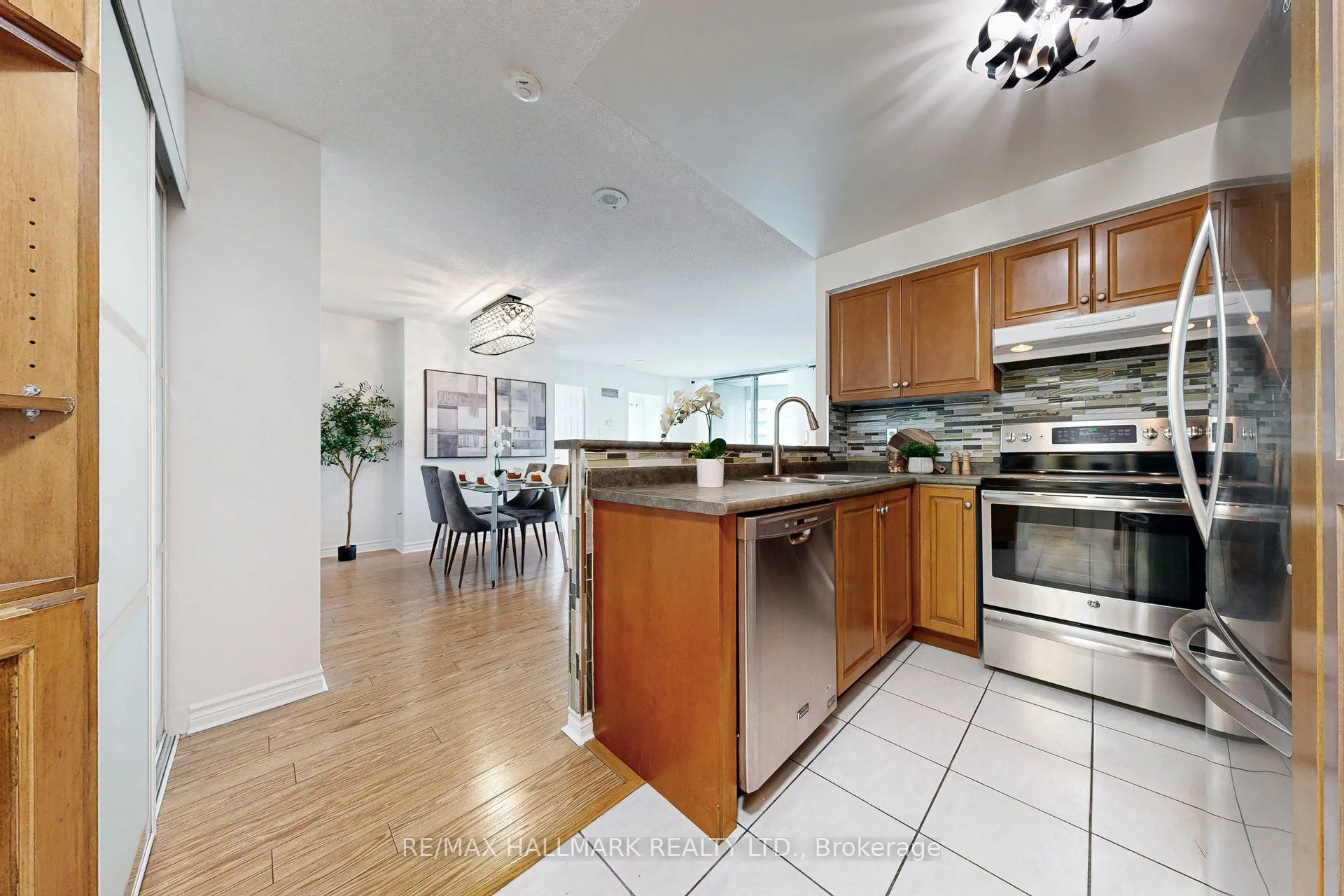 7 Lorraine Drive, #1211