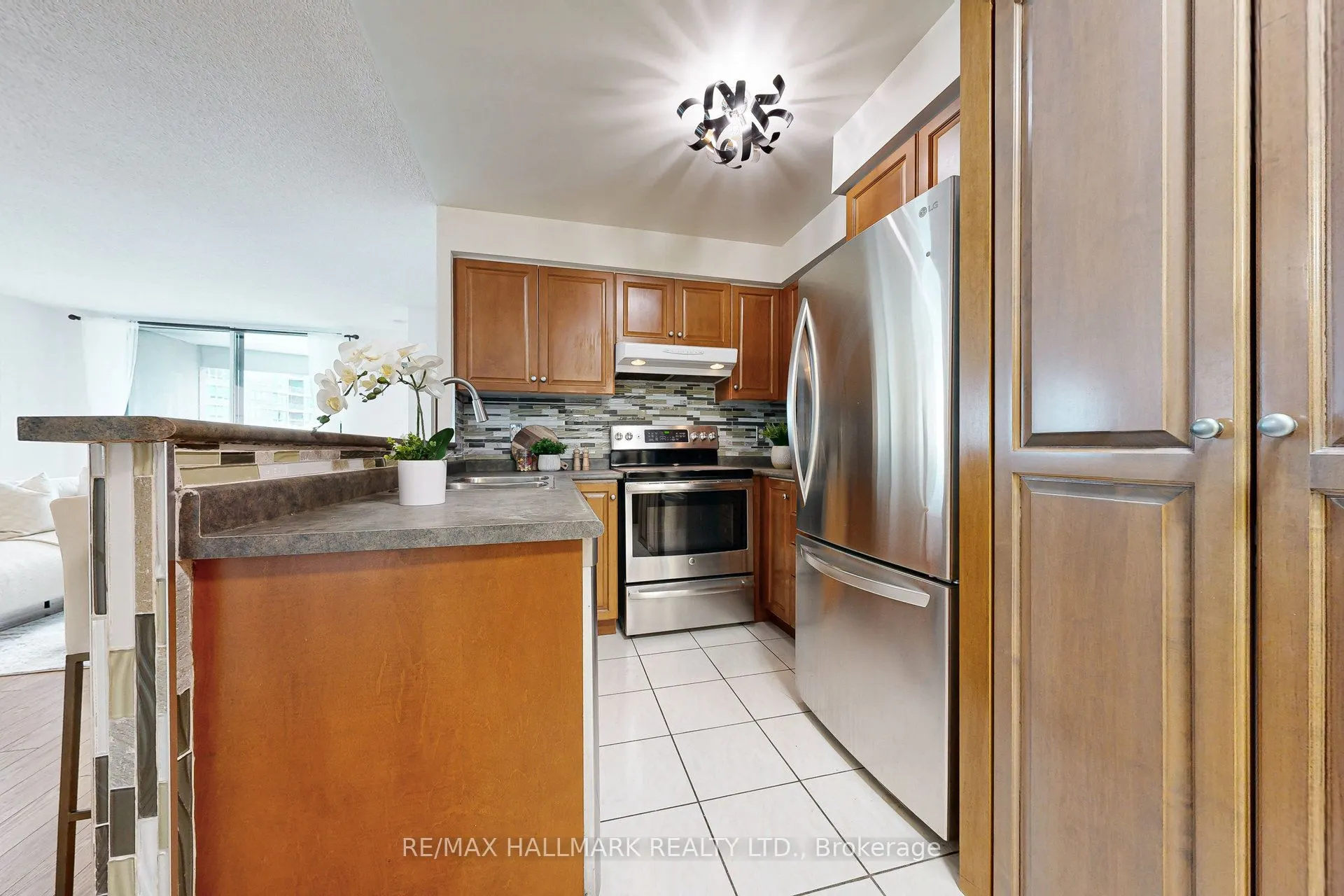 7 Lorraine Drive, #1211