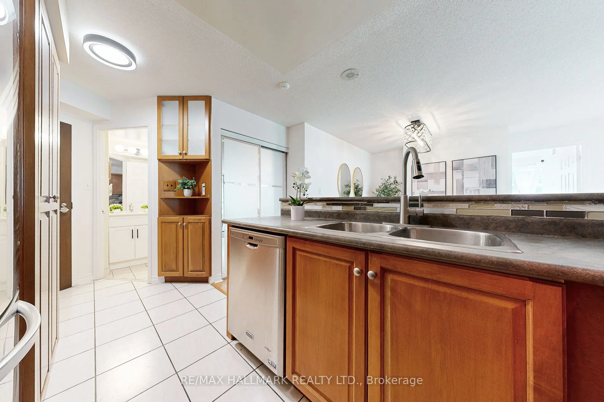 7 Lorraine Drive, #1211