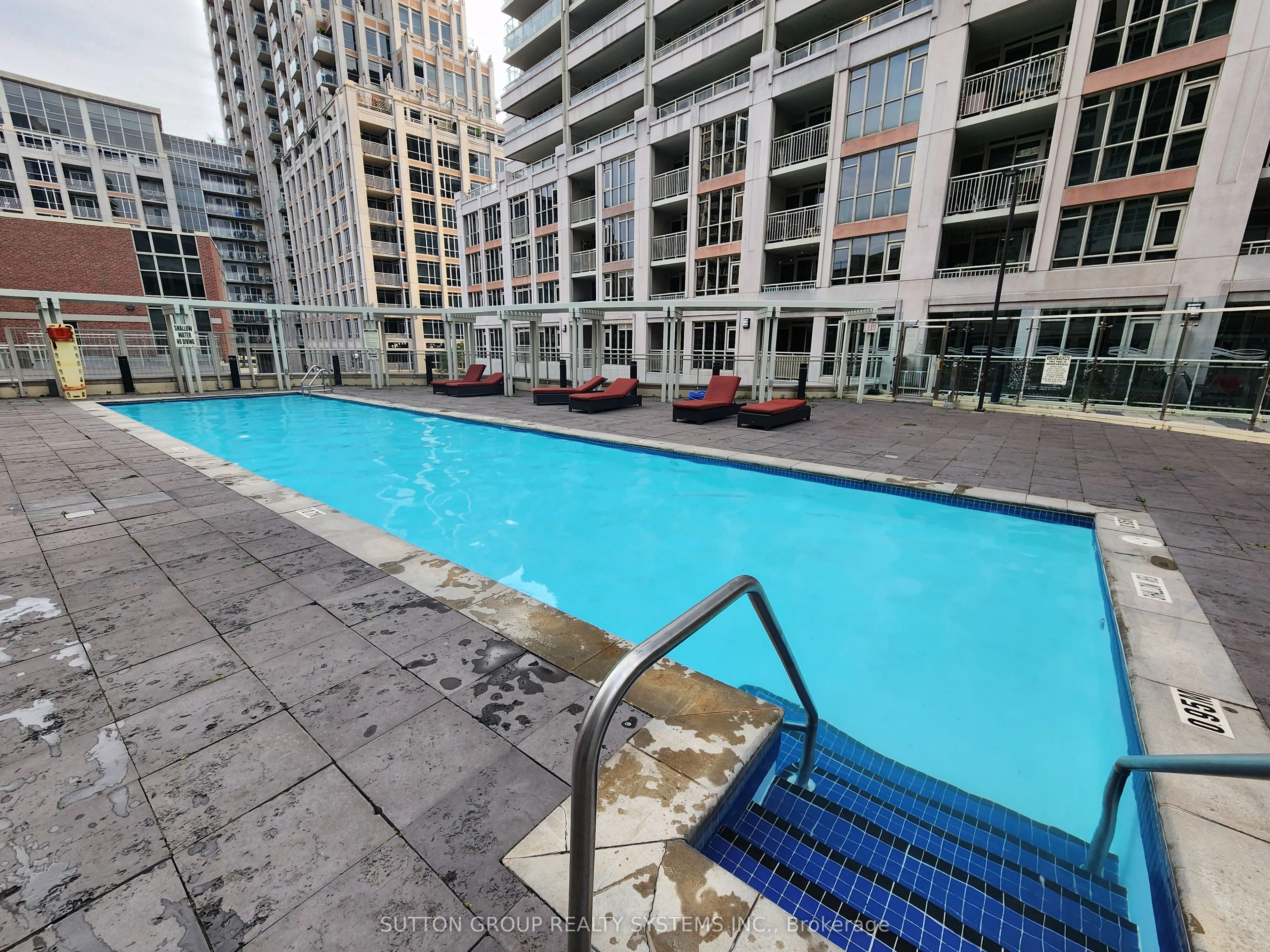 35 Bastion Street, #1719
