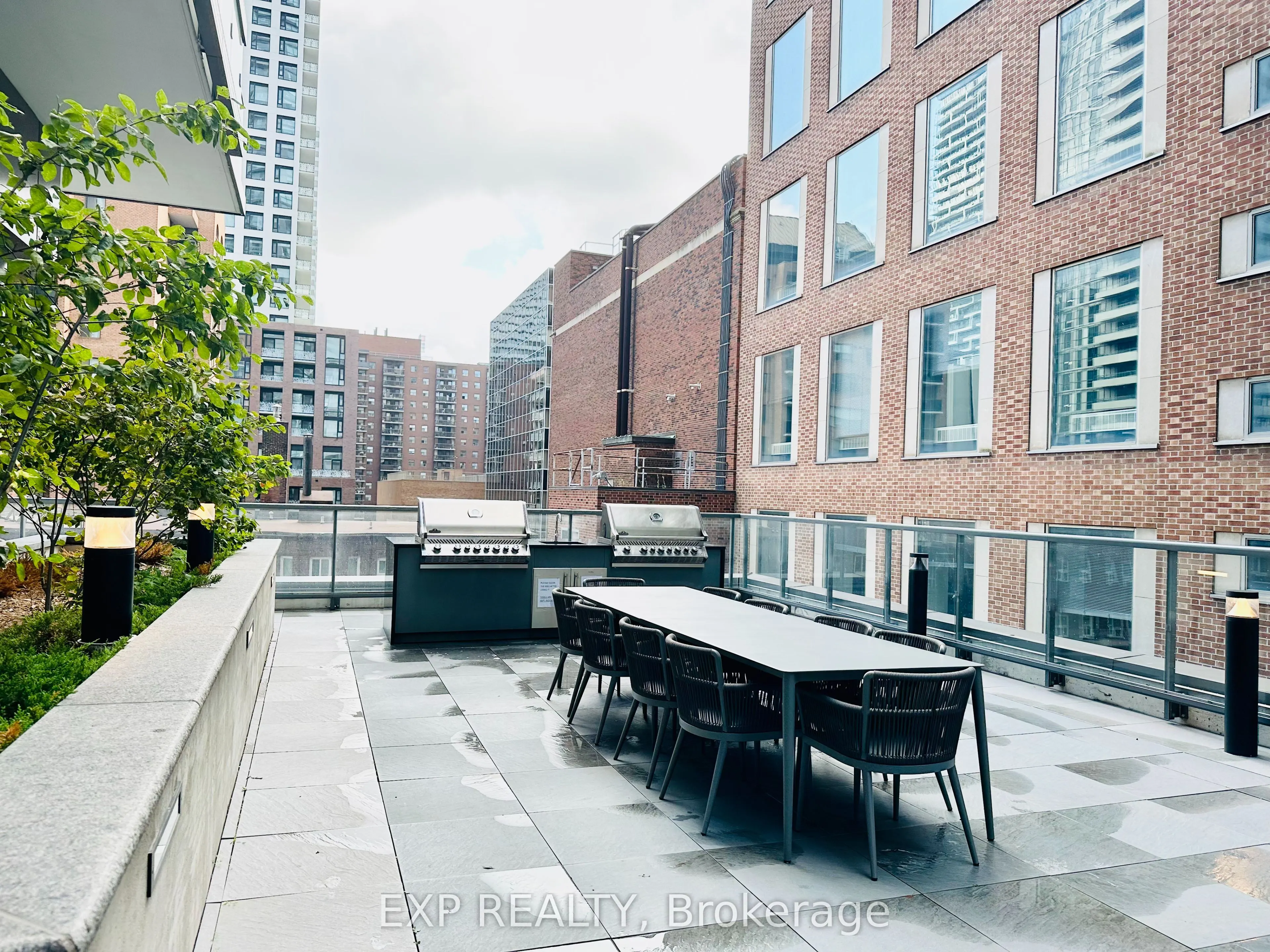 39 Roehampton Avenue, #4208