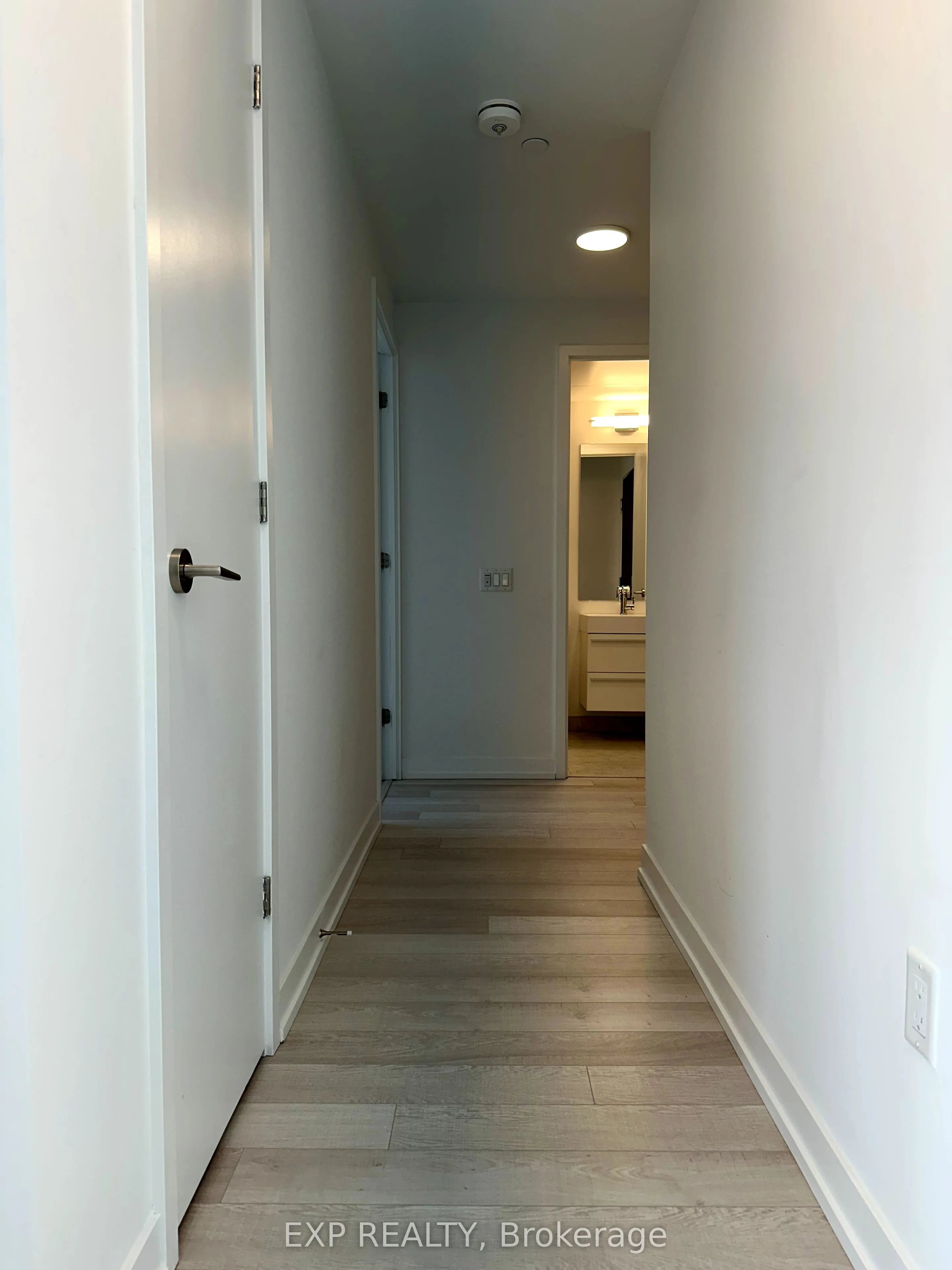 39 Roehampton Avenue, #4208