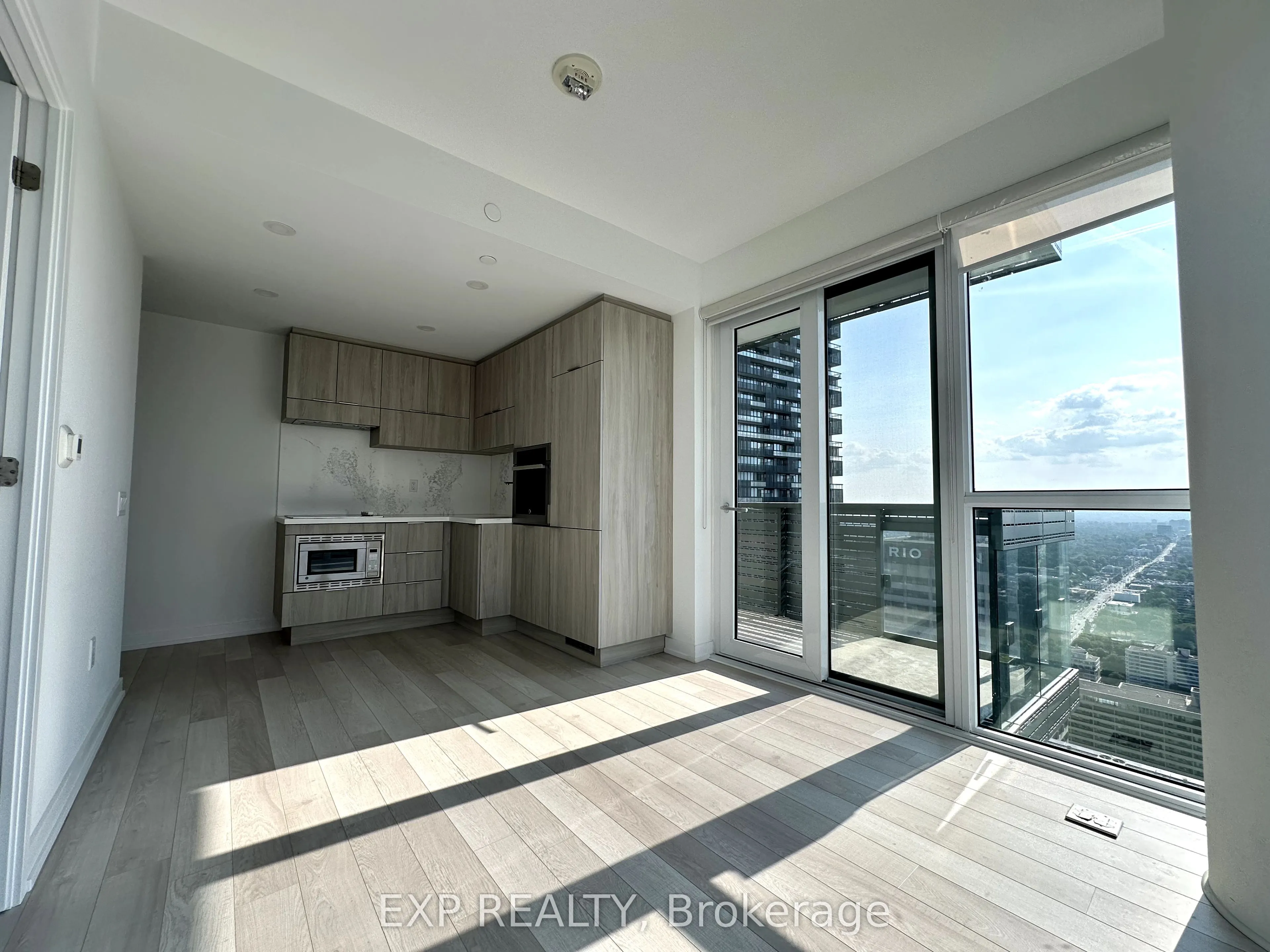 39 Roehampton Avenue, #4208