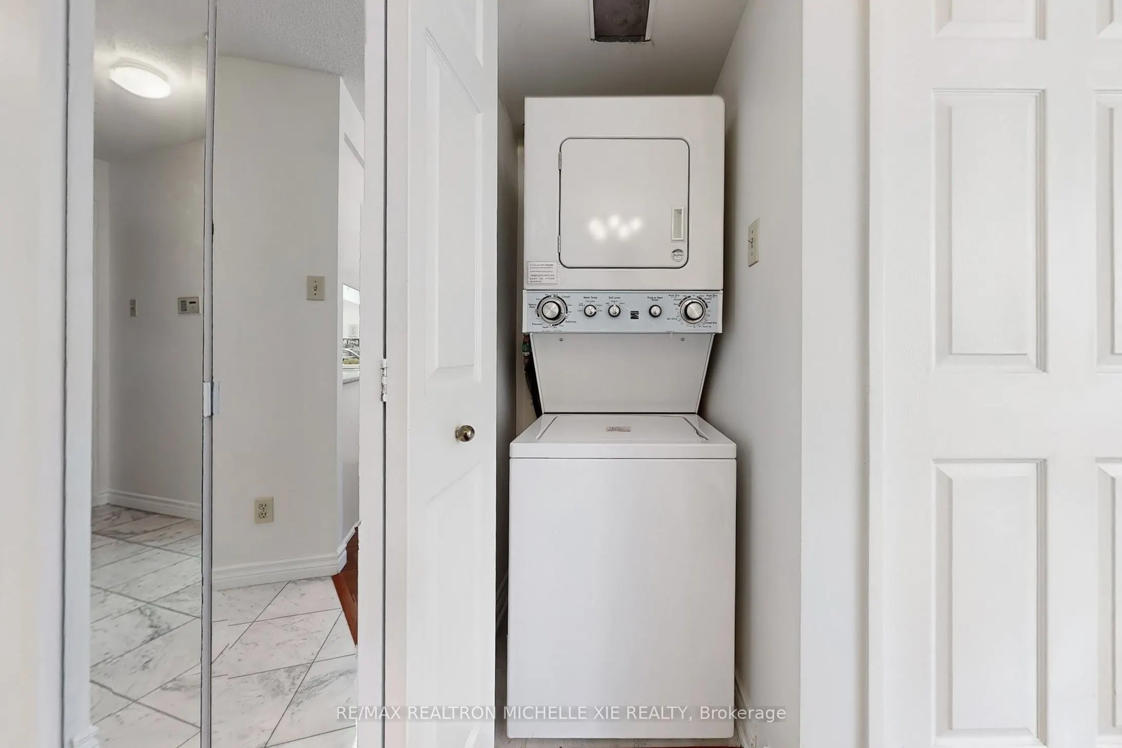 736 Bay Street, #1009