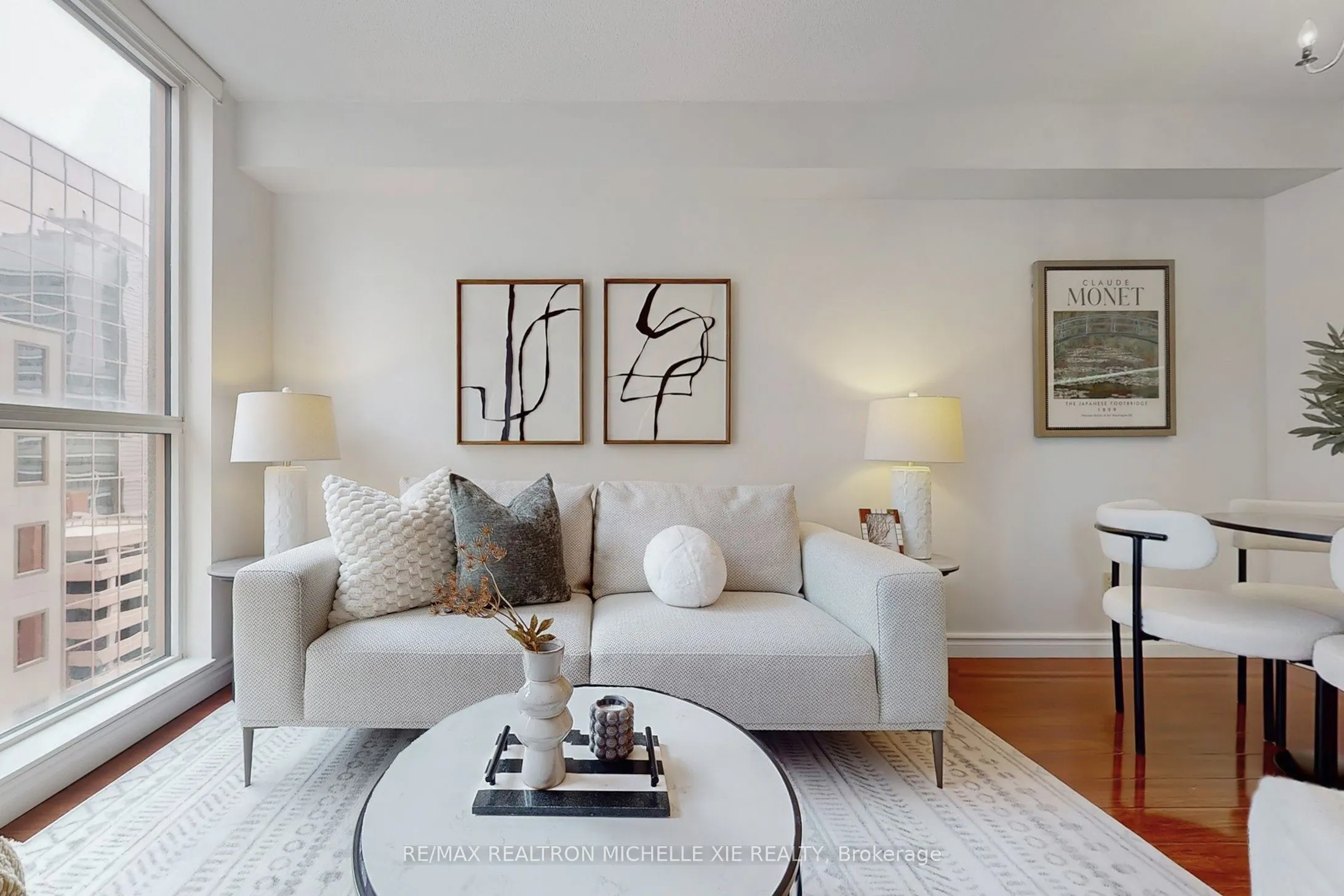 736 Bay Street, #1009