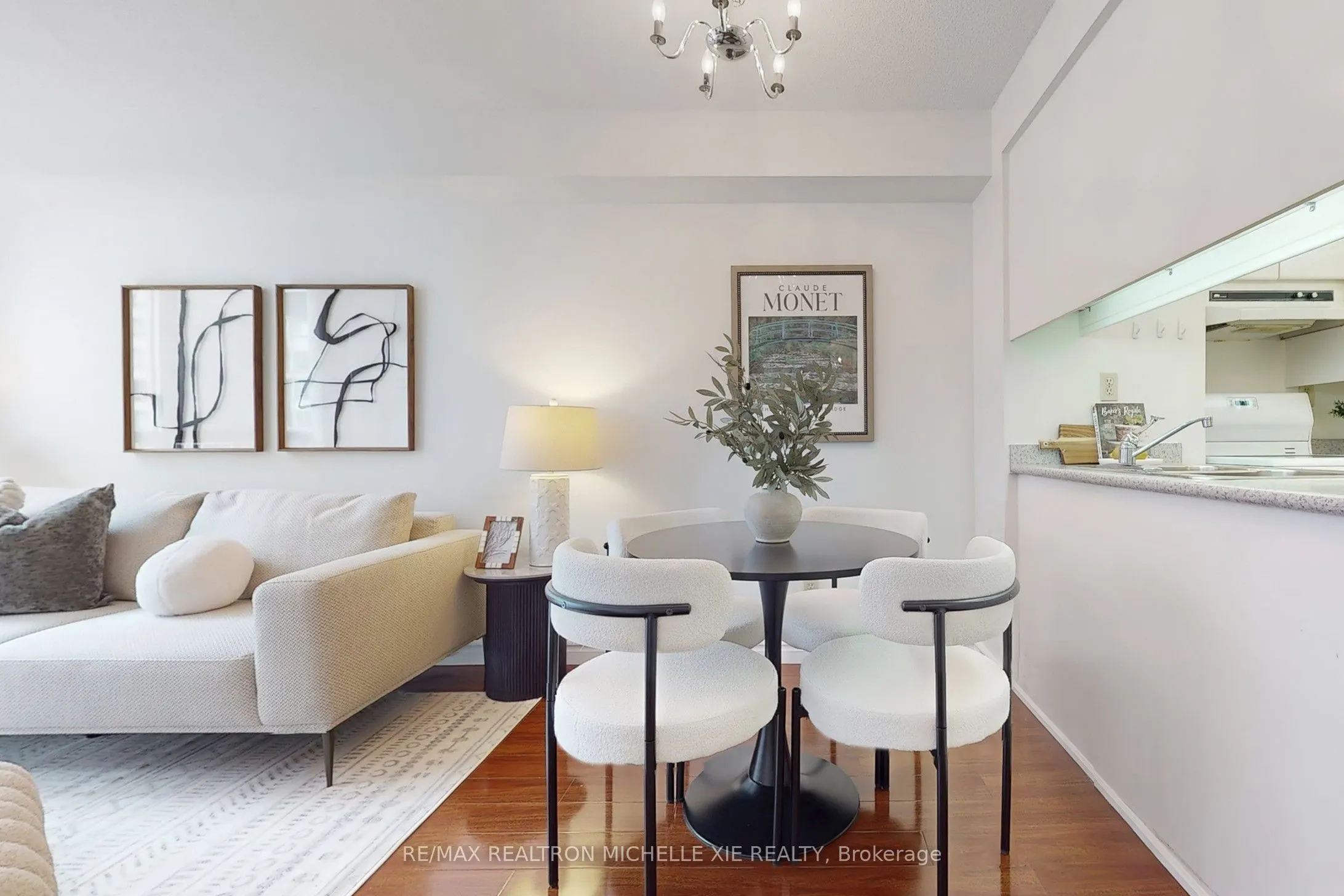 736 Bay Street, #1009