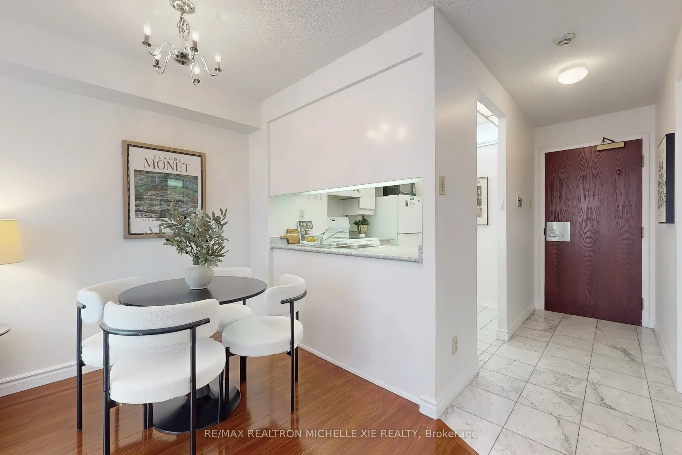 736 Bay Street, #1009