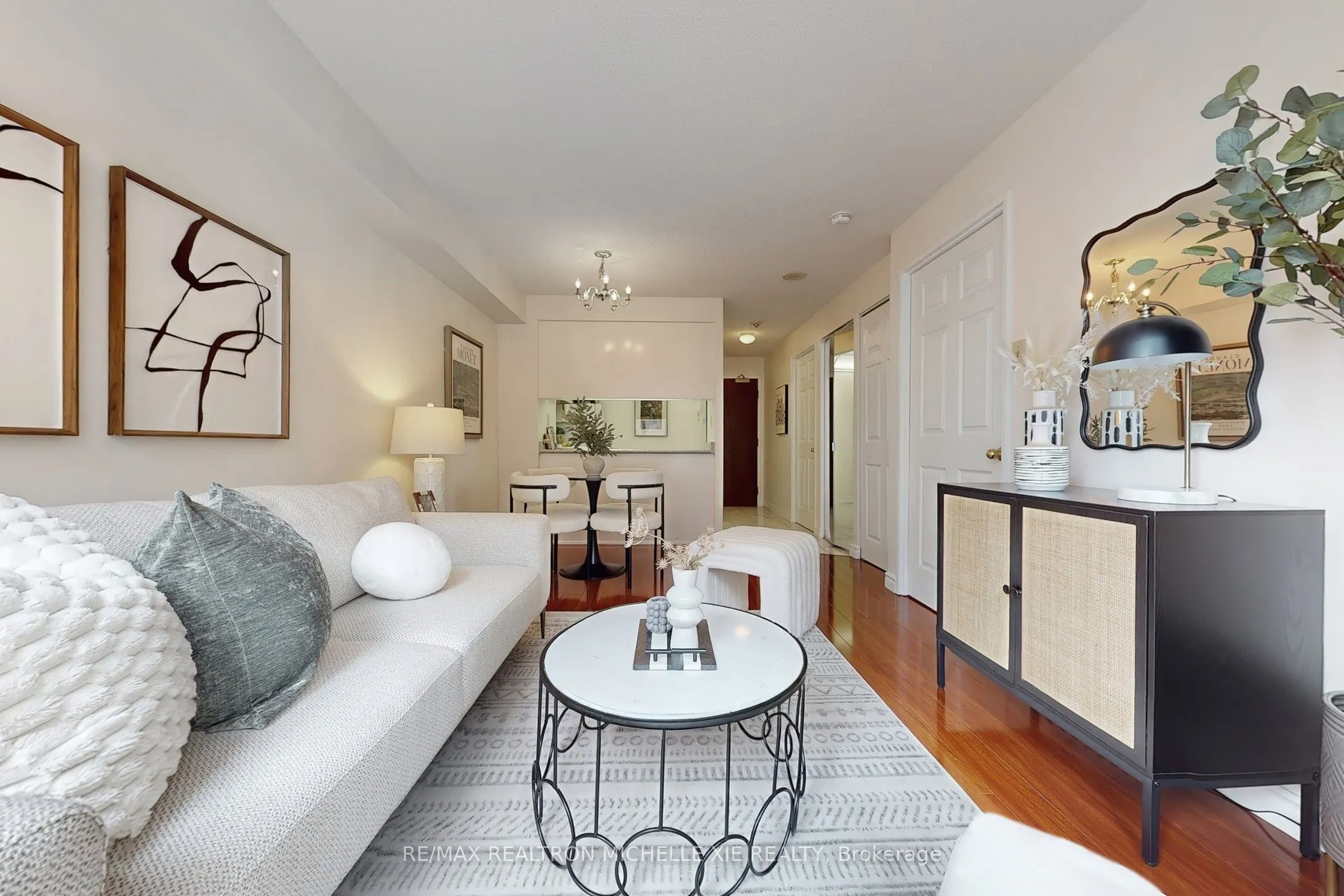 736 Bay Street, #1009