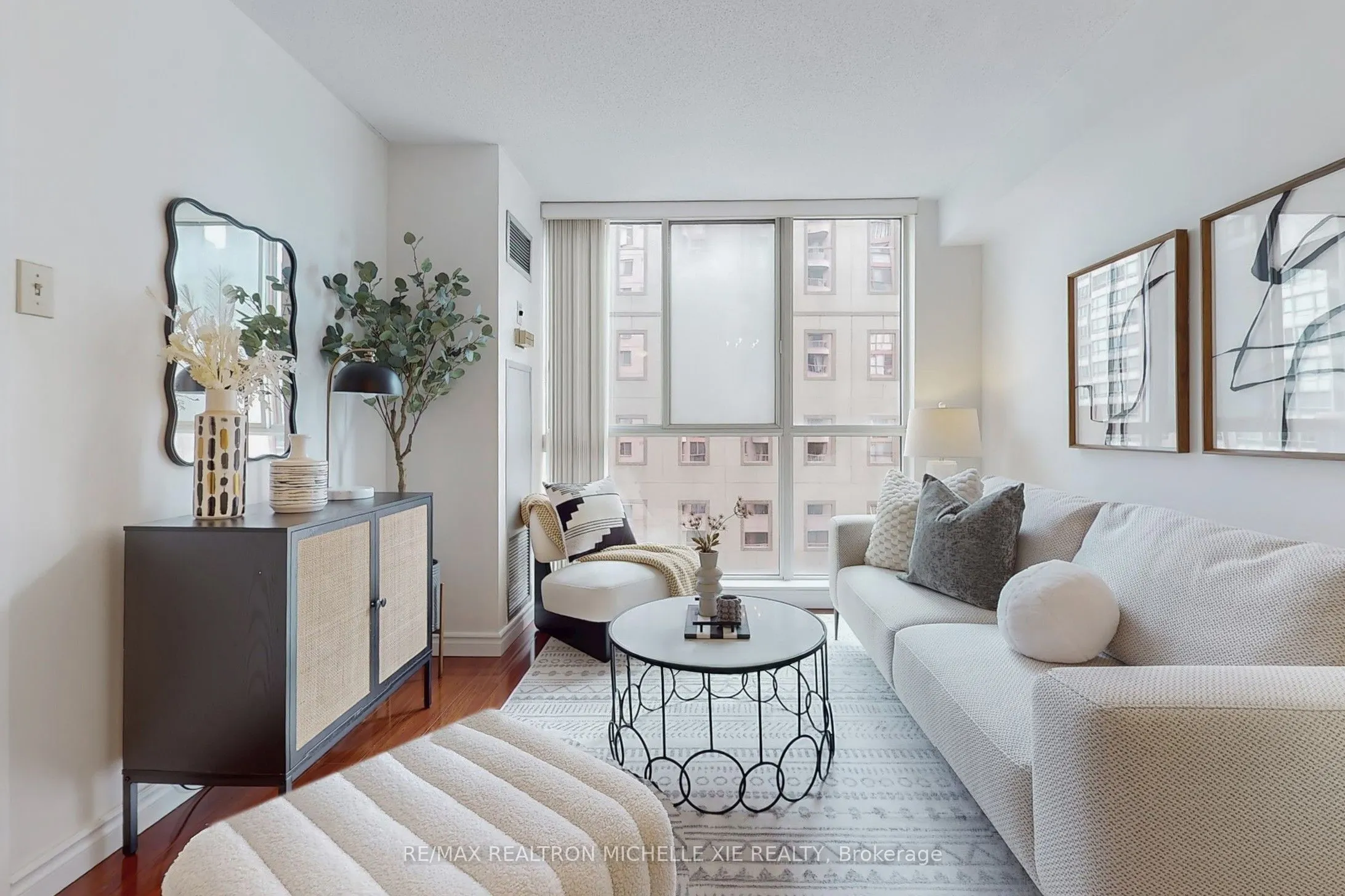 736 Bay Street, #1009