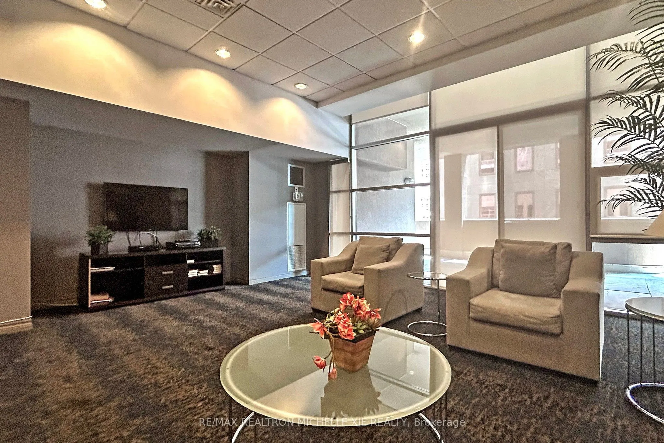 736 Bay Street, #1009