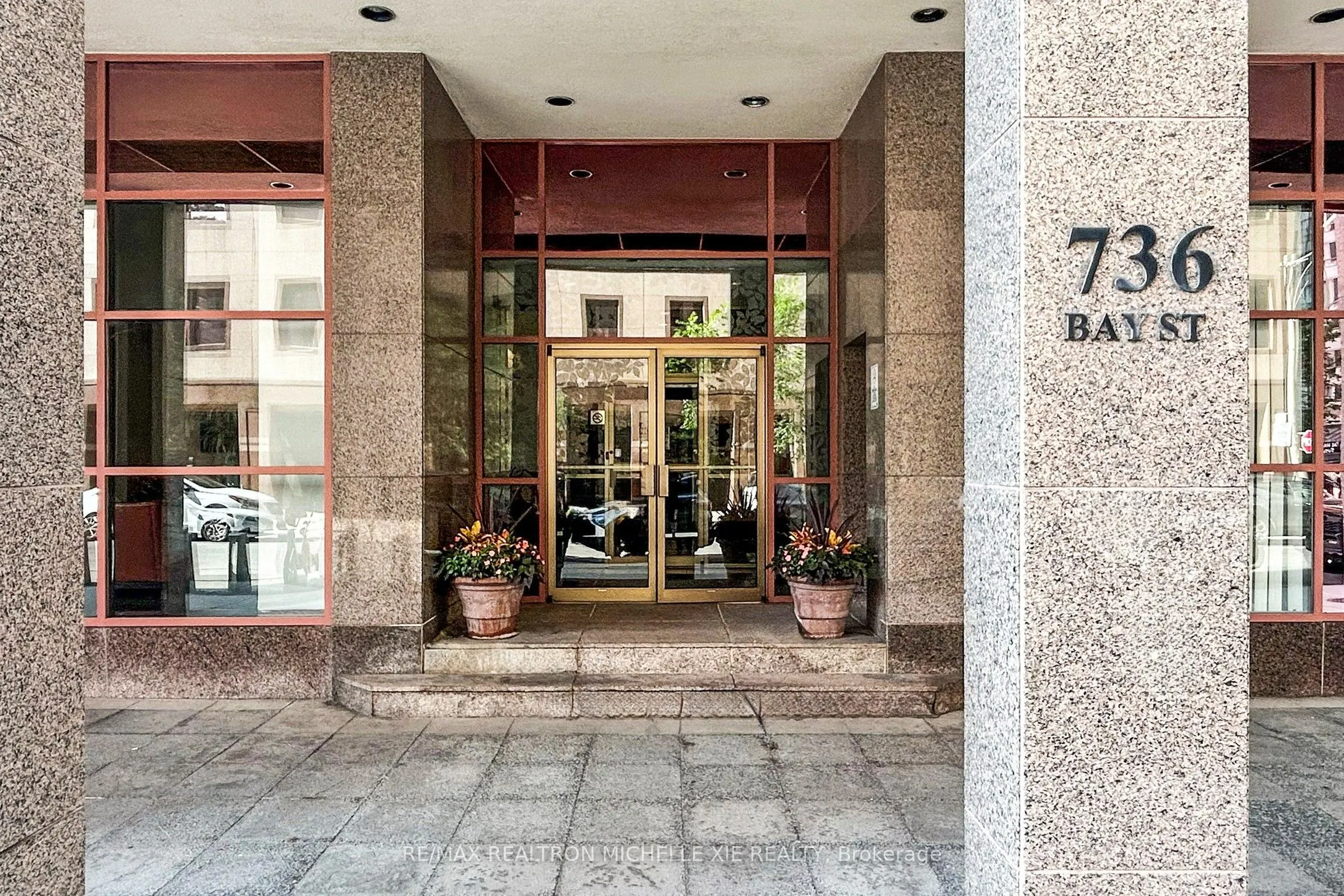 736 Bay Street, #1009