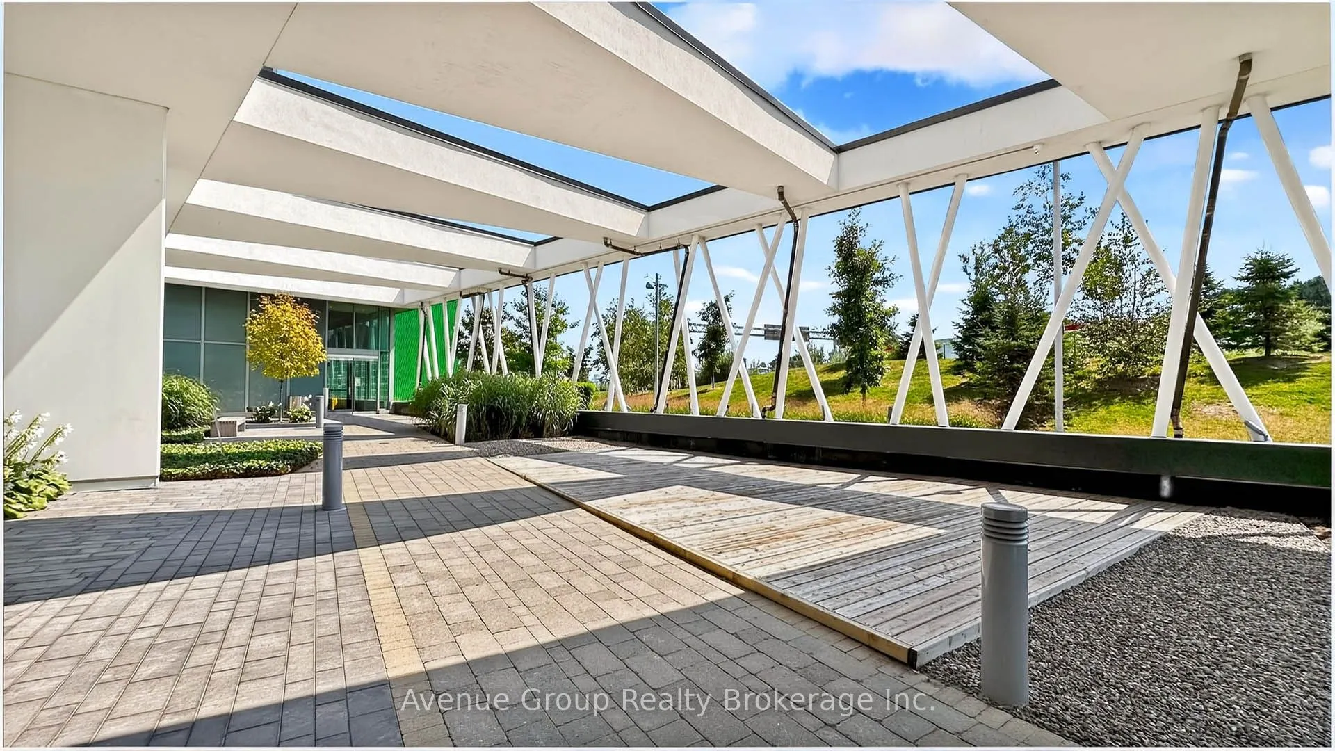 115 Mcmahon Drive, #2805