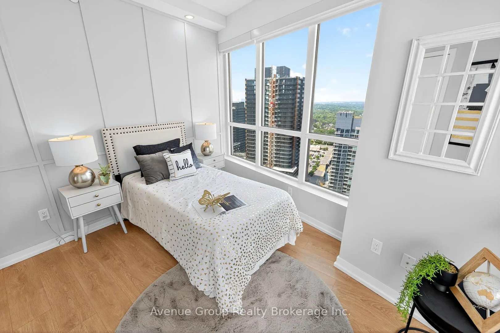 115 Mcmahon Drive, #2805