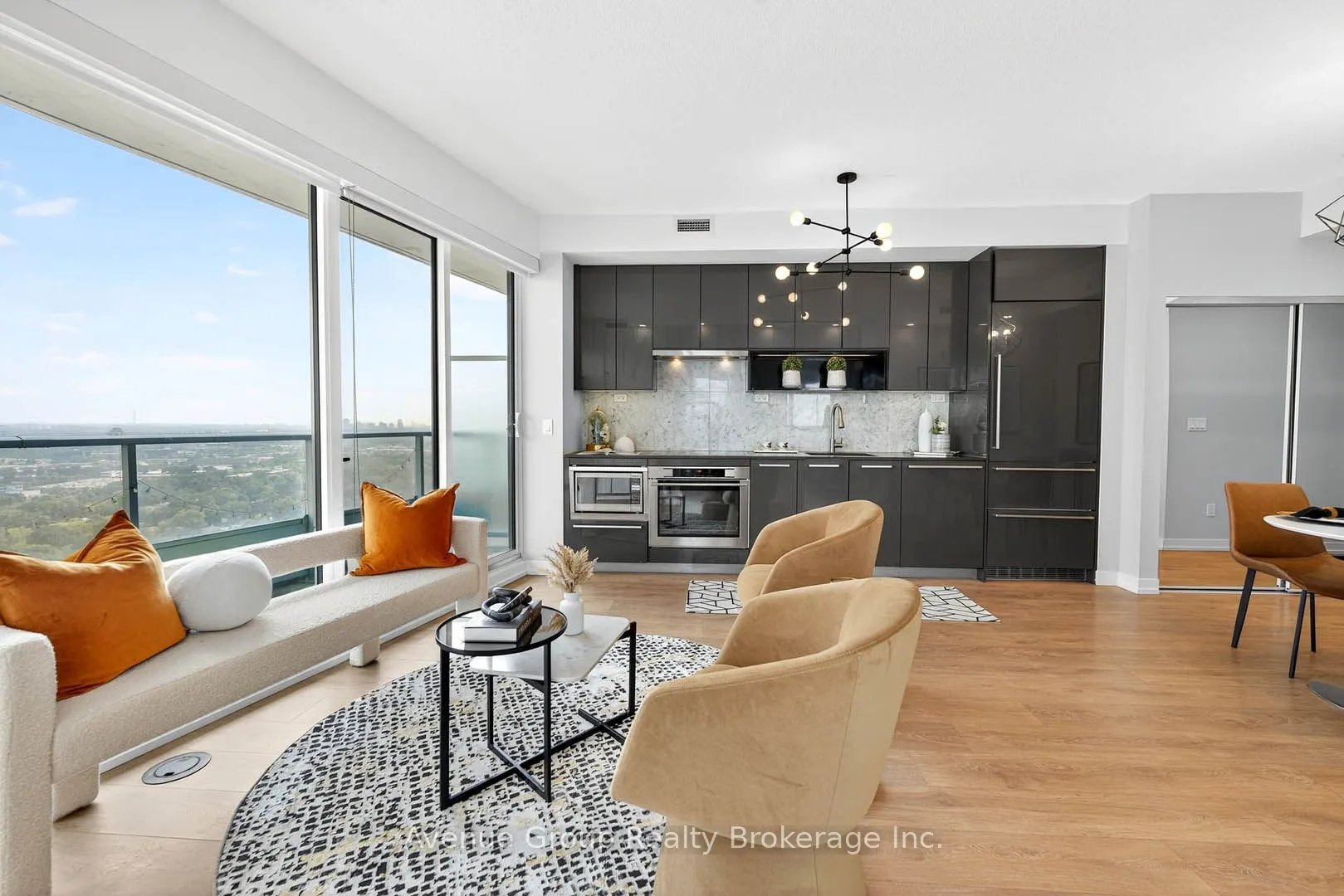 115 Mcmahon Drive, #2805