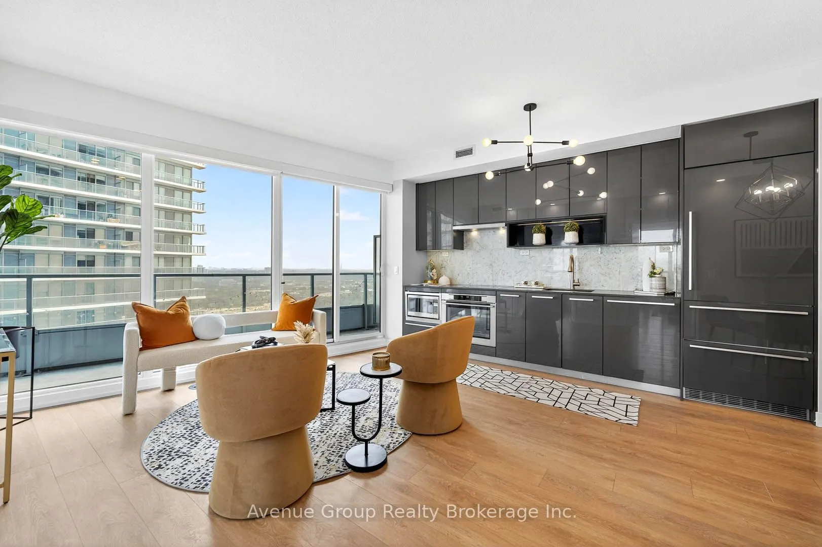 115 Mcmahon Drive, #2805