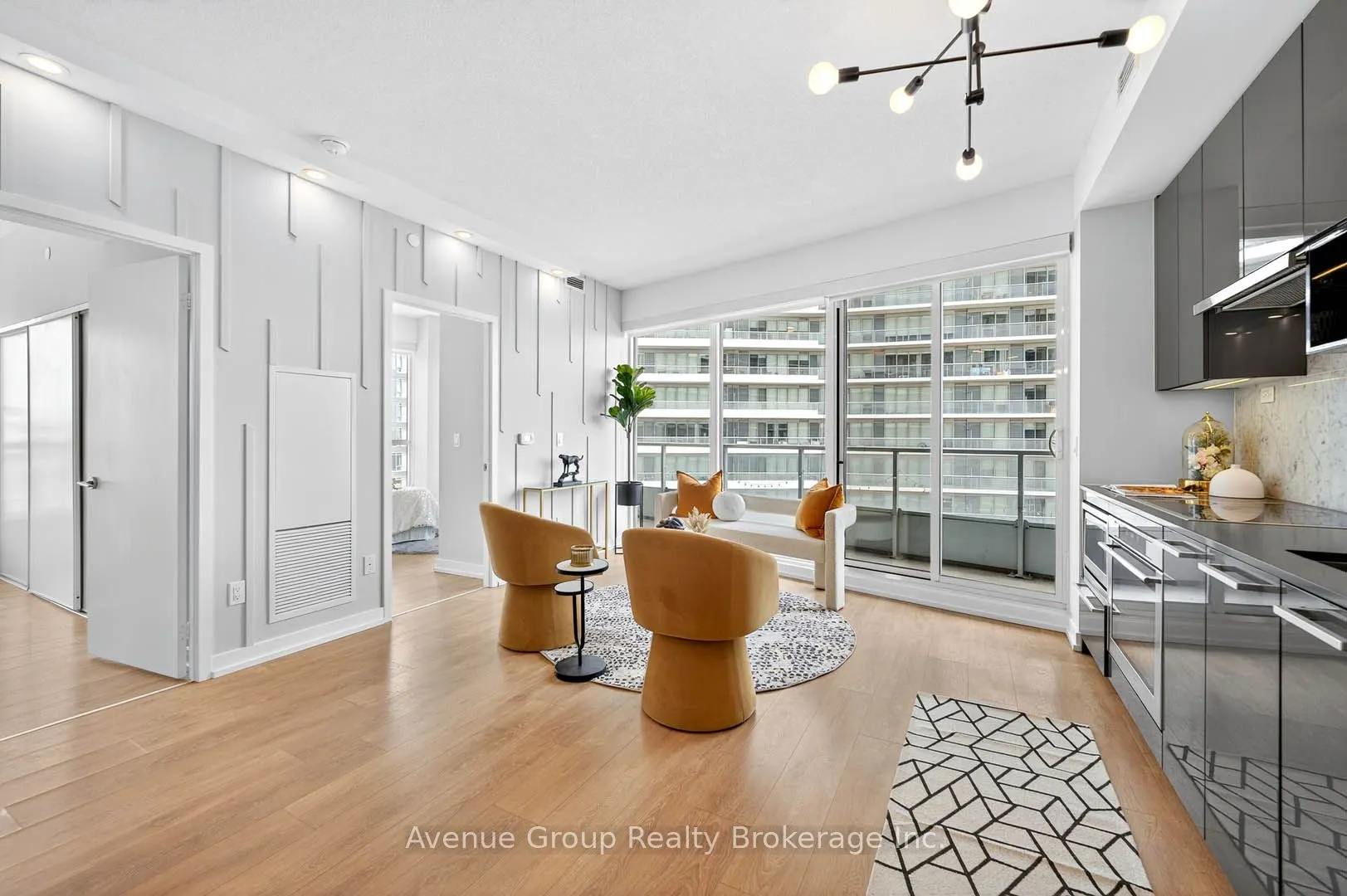 115 Mcmahon Drive, #2805