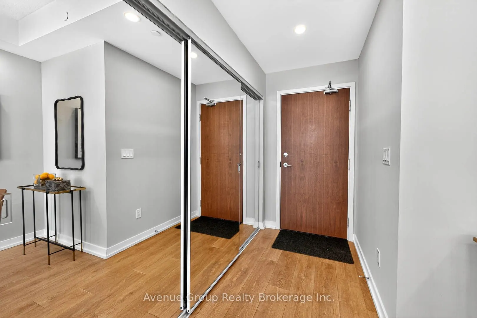115 Mcmahon Drive, #2805