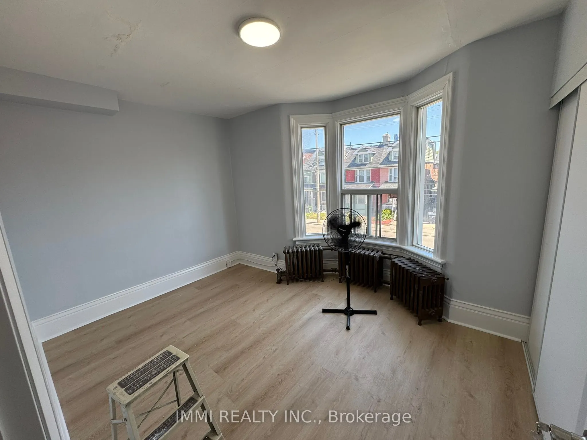 618 Bathurst Street, #201