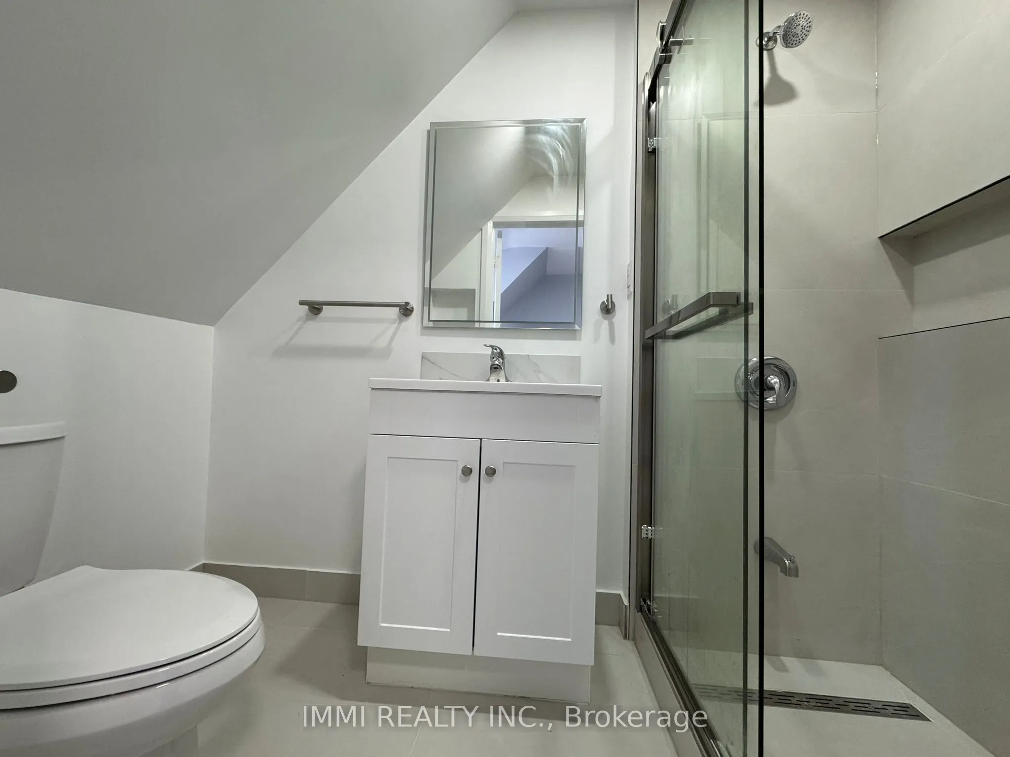 618 Bathurst Street, #302