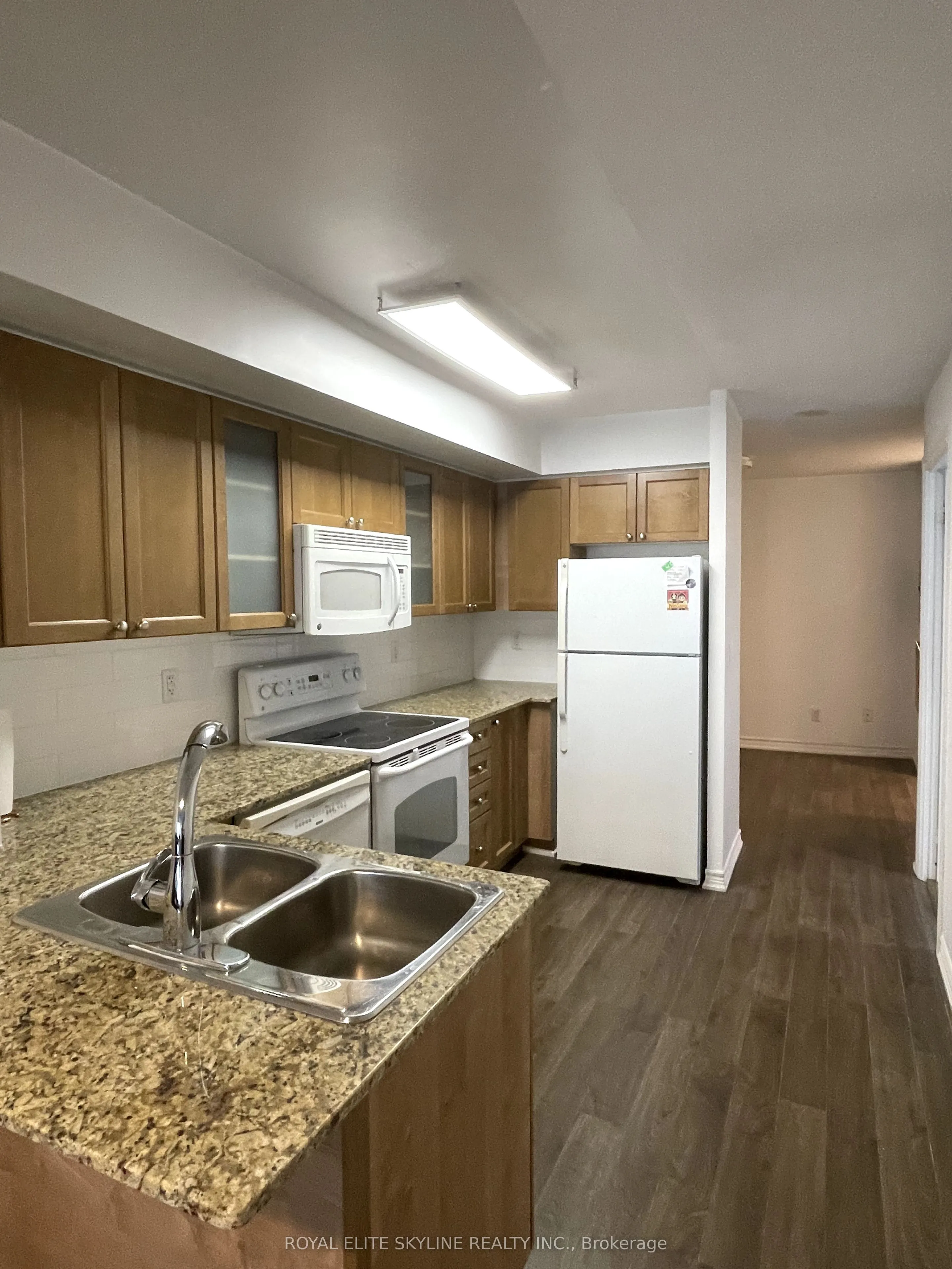 761 Bay Street, #403