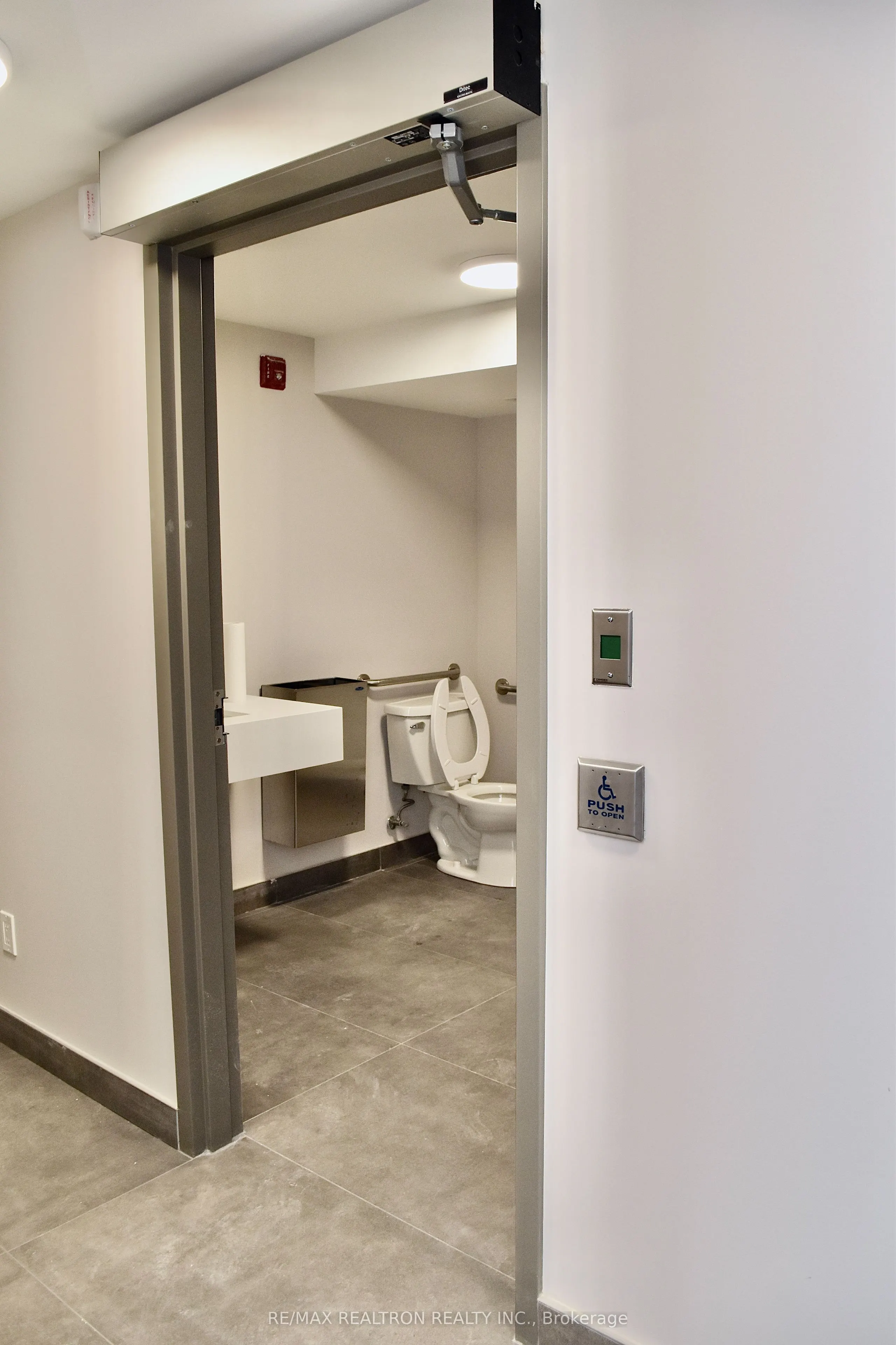 3429 Yonge Street, #3