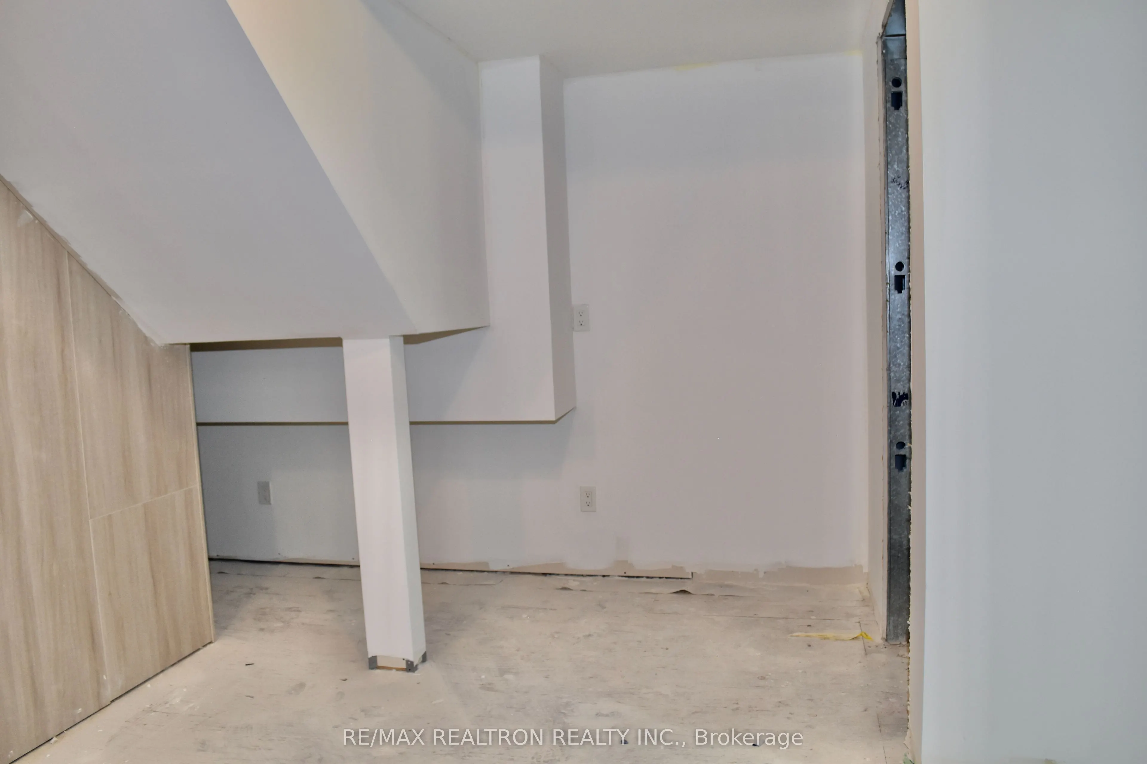 3429 Yonge Street, #4