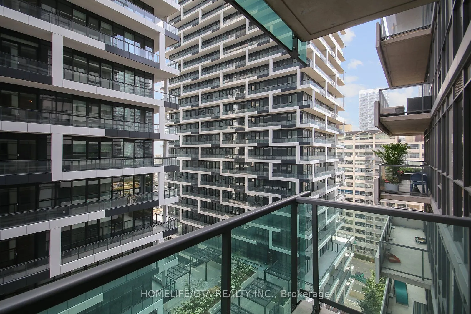 25 Broadway Avenue, #1006