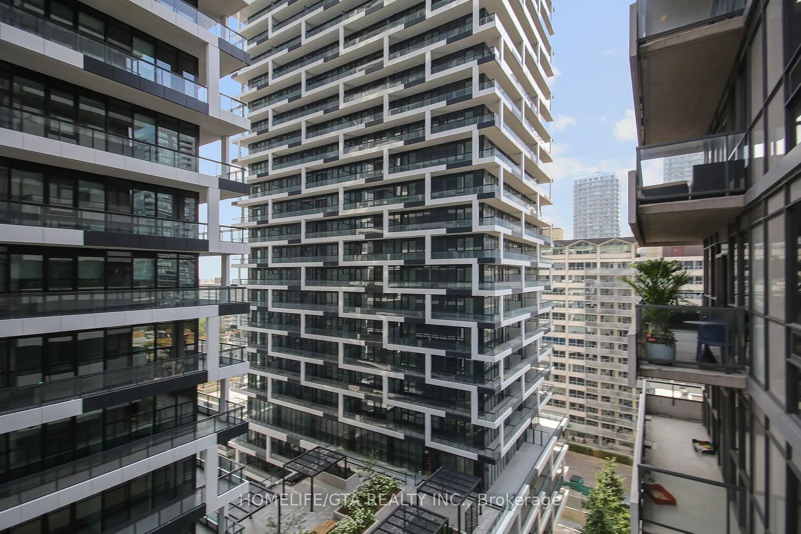 25 Broadway Avenue, #1006