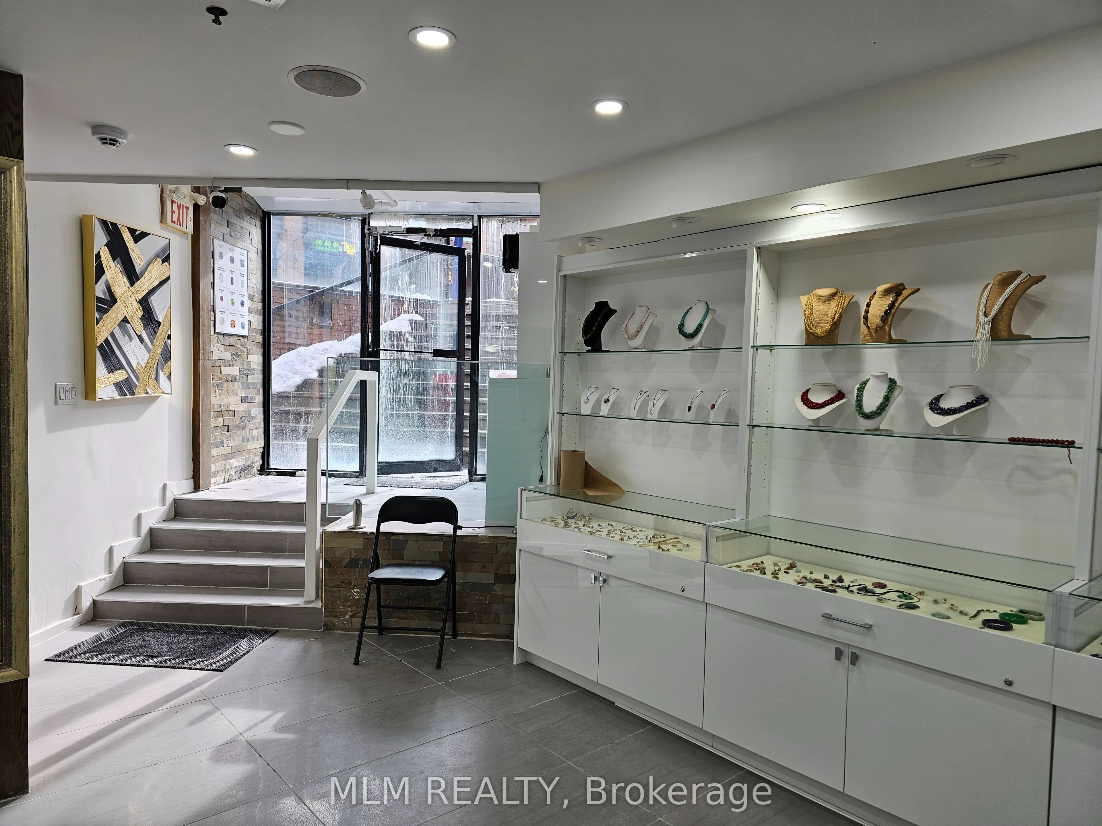 70 Yorkville Avenue, #L3