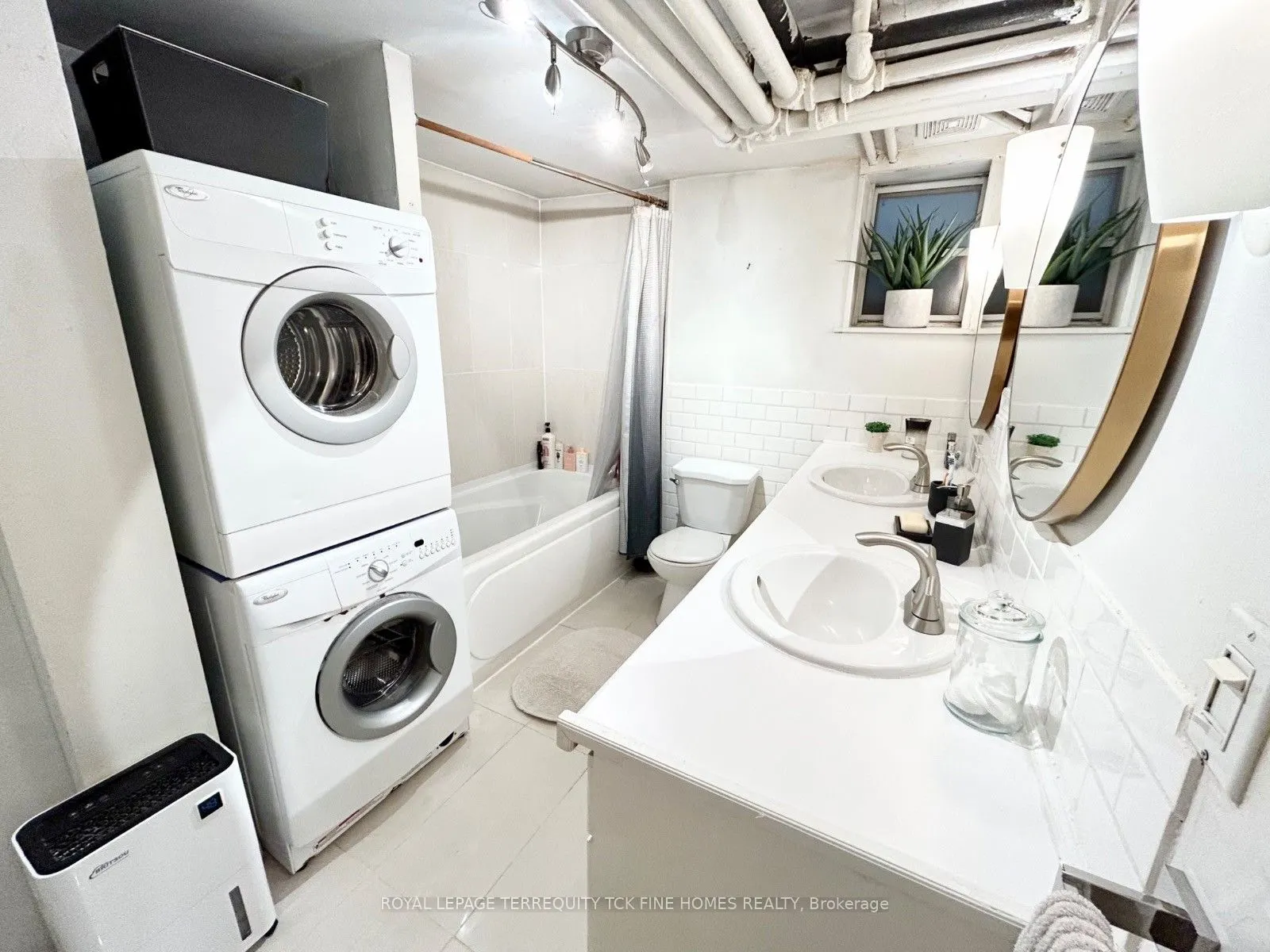 171 Roxborough Street E, #Basement